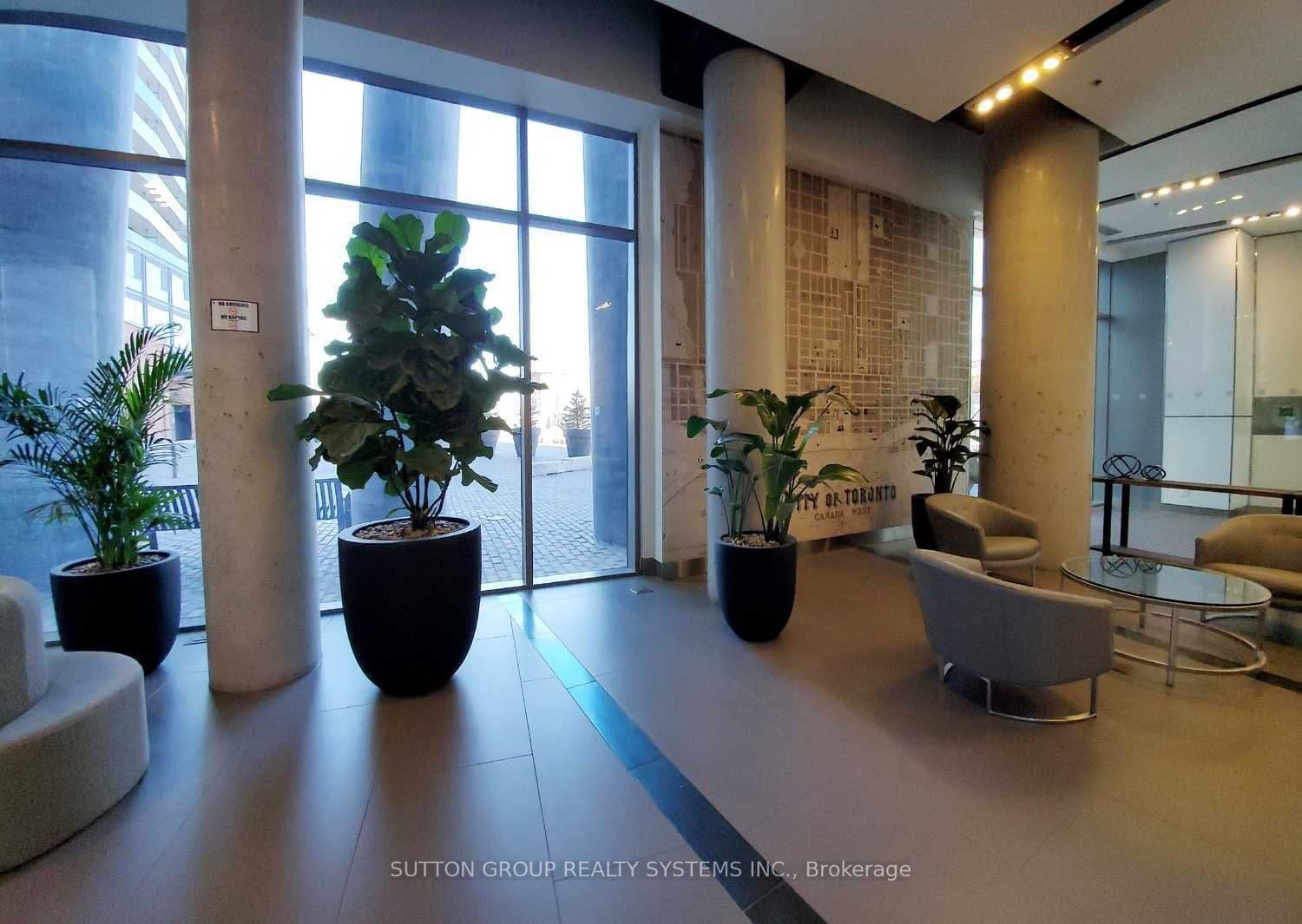 70 Distillery Lane 907, Toronto, ON M5A 0E3