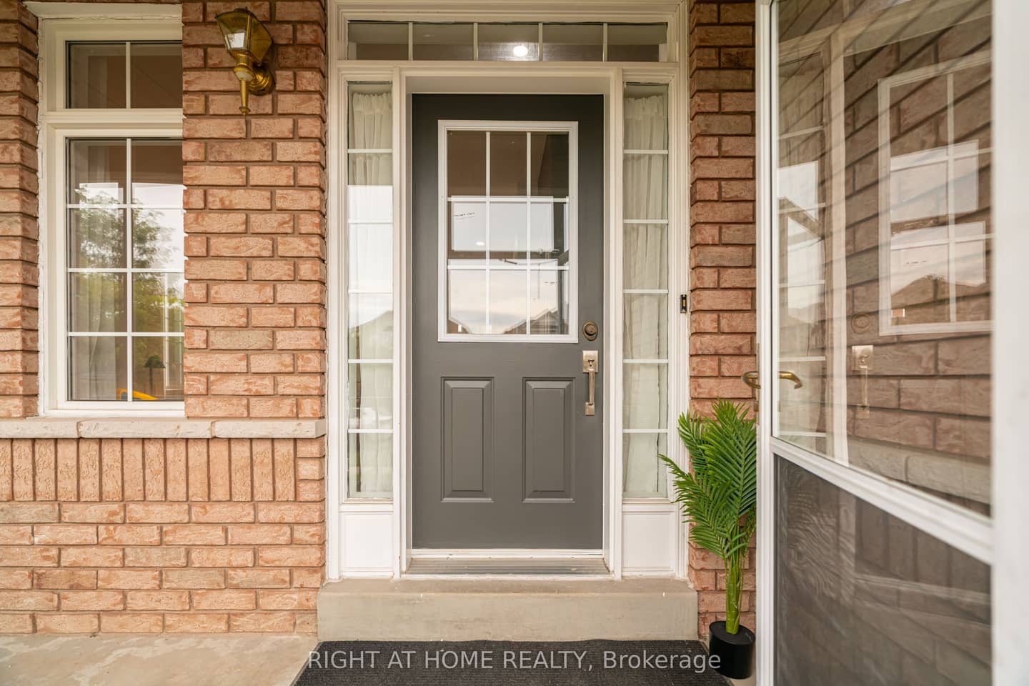 3823 Tacc Drive, Mississauga, ON L5M 6X3