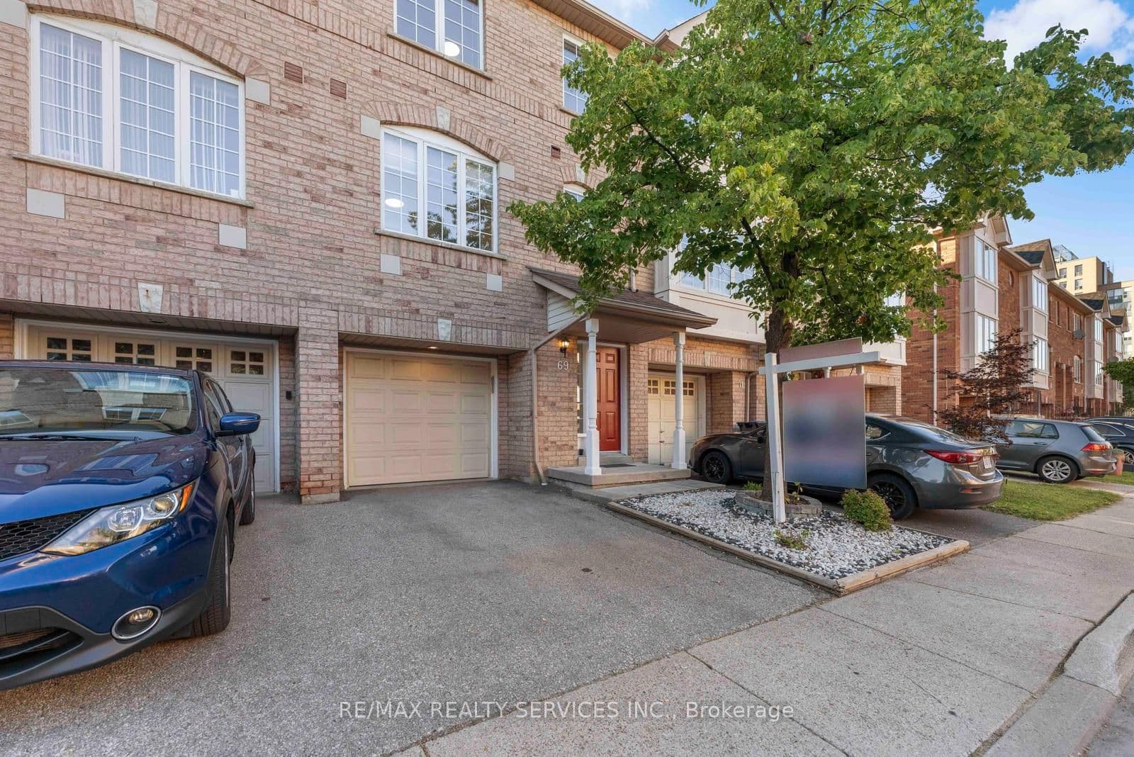80 Acorn Place 69, Mississauga, ON L4Z 4E1