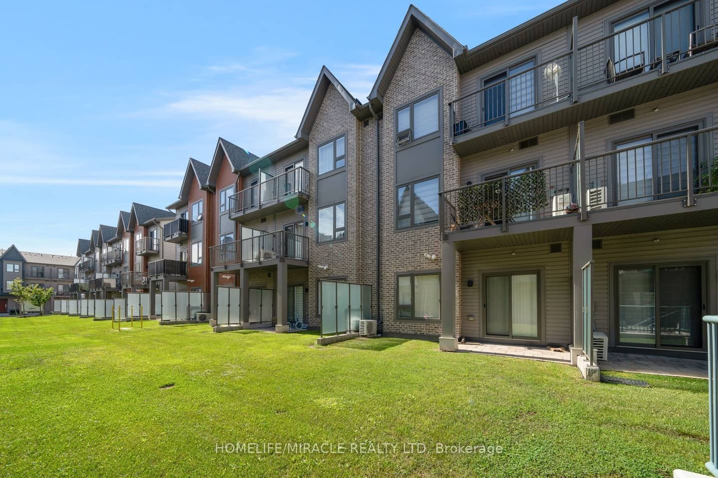 2635 WILLIAM JACKSON Drive 104, Pickering, ON L1X 0L2