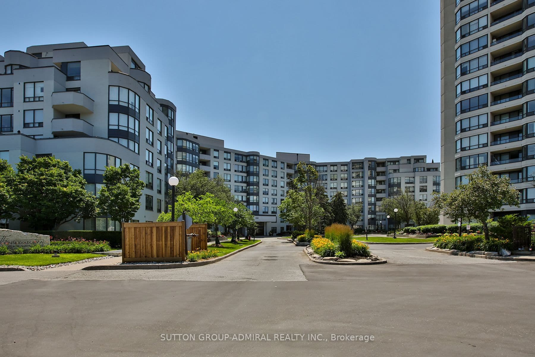 333 Clark Avenue W 106, Vaughan, ON L4J 7K4
