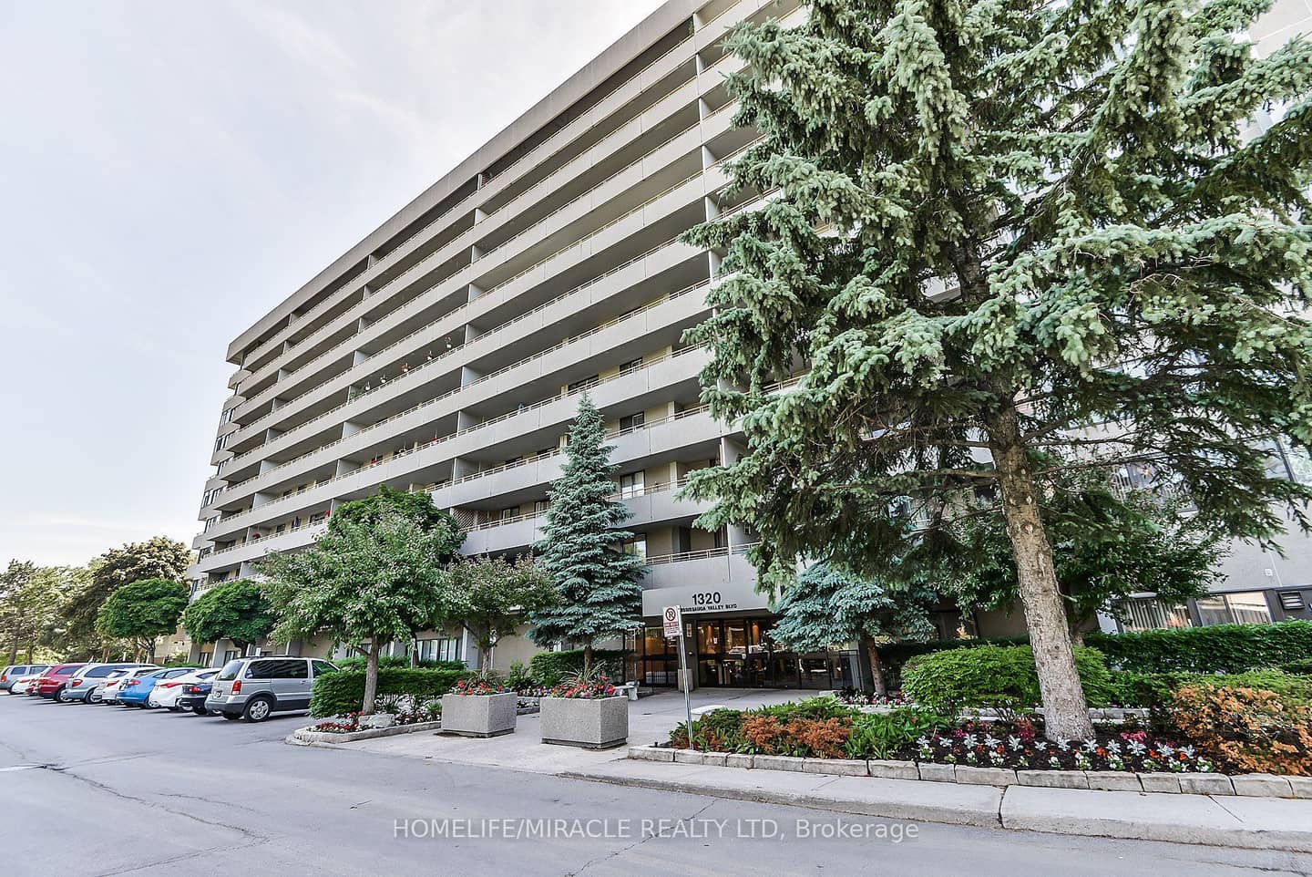 1320 Mississauga Valley Boulevard 209, Mississauga, ON L5A 3S9
