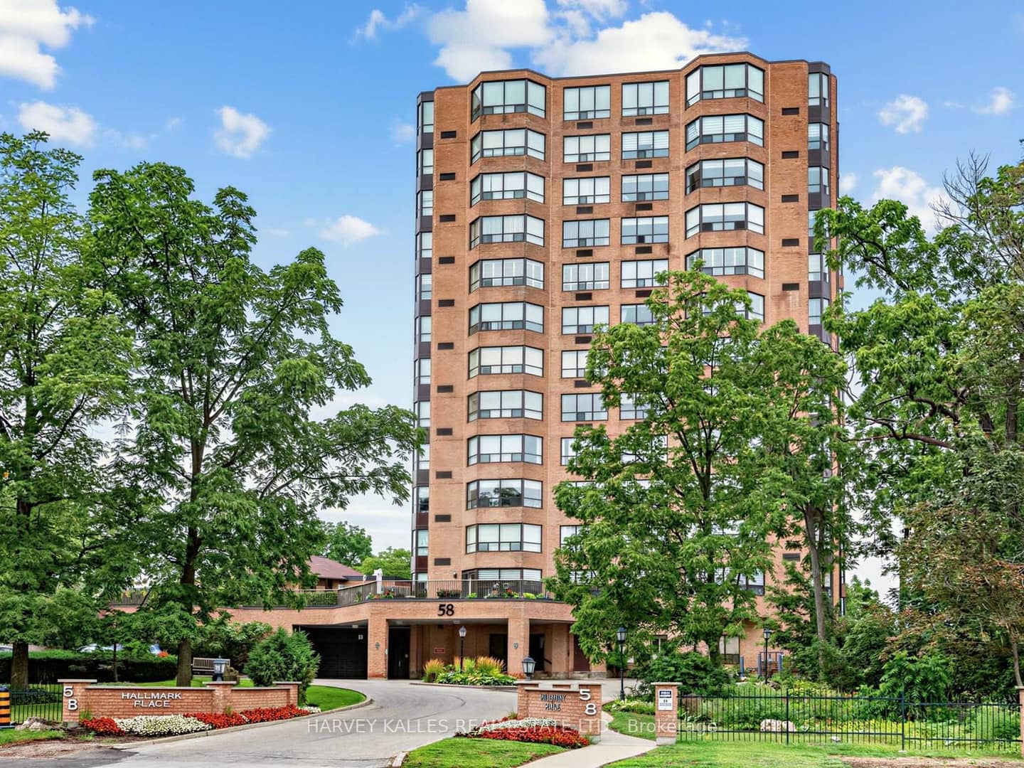 58 Church Street 1101, Brampton, ON L6V 4A8