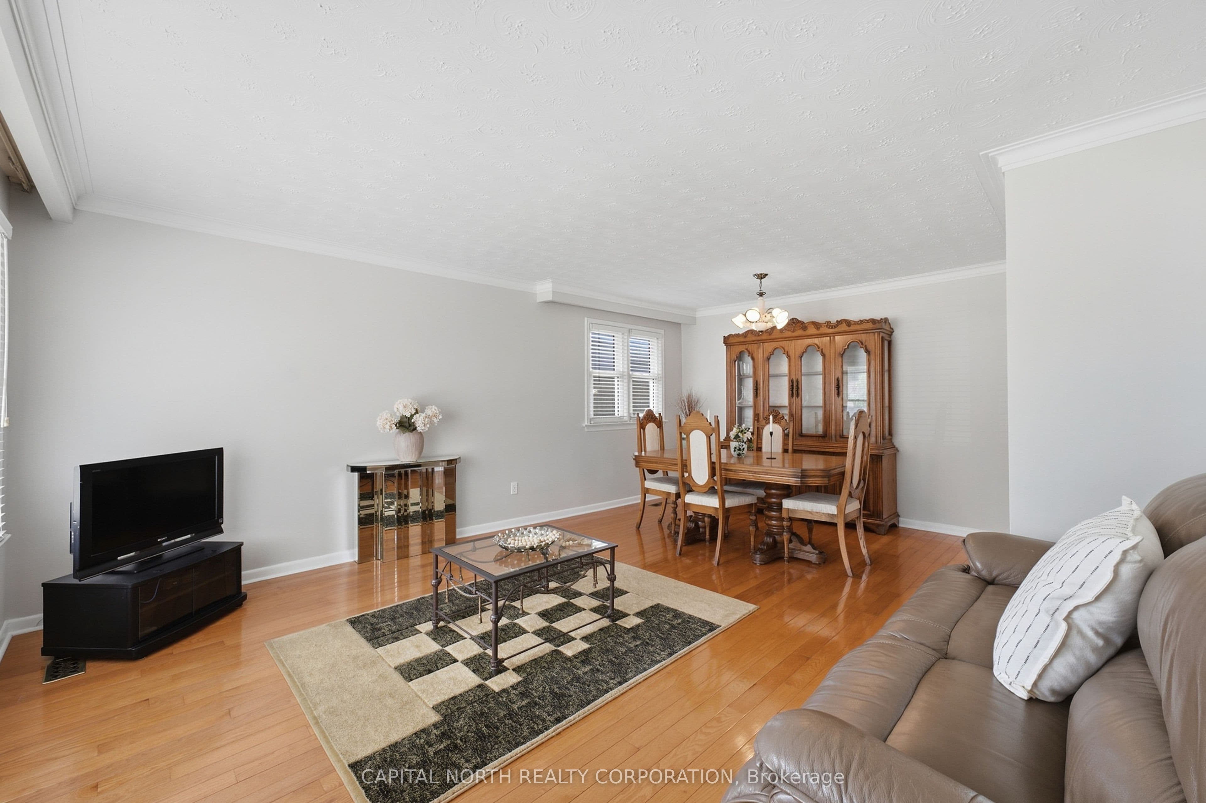 152 Katherine Road, Toronto, ON M3K 1J7