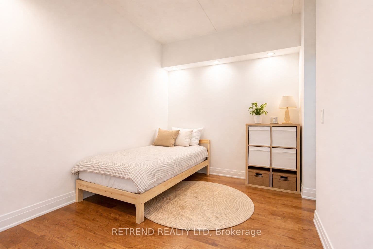 2737 Keele Street 205, Toronto, ON M3M 2E9