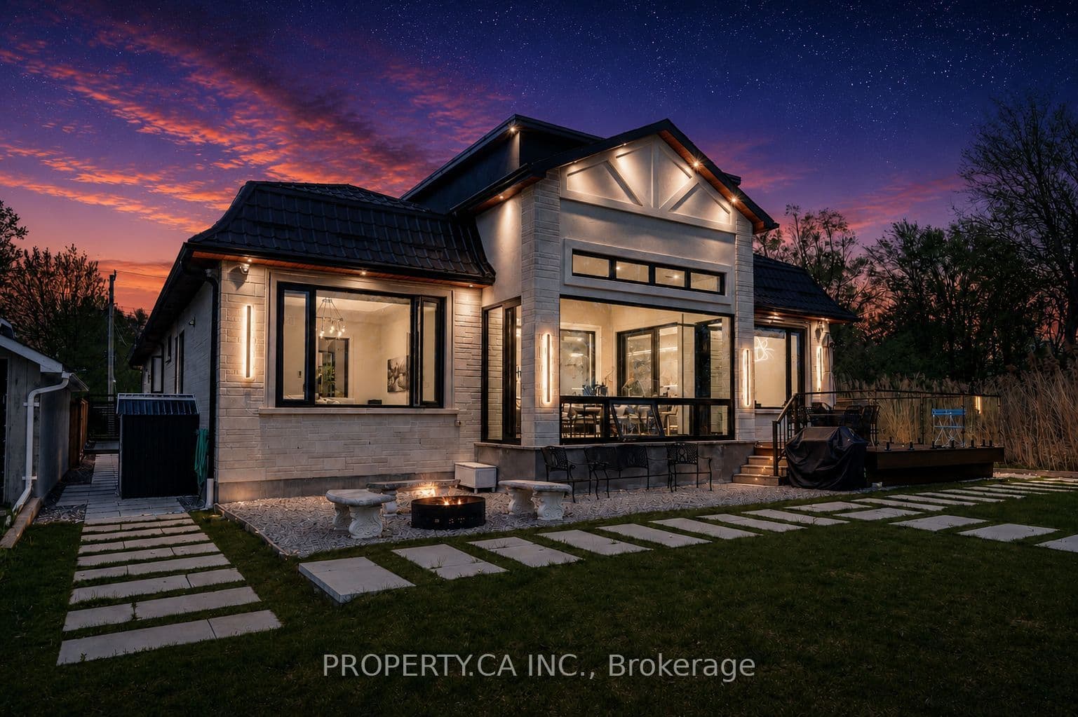 132 Cook's Bay Drive, Georgina, ON L4P 1M7