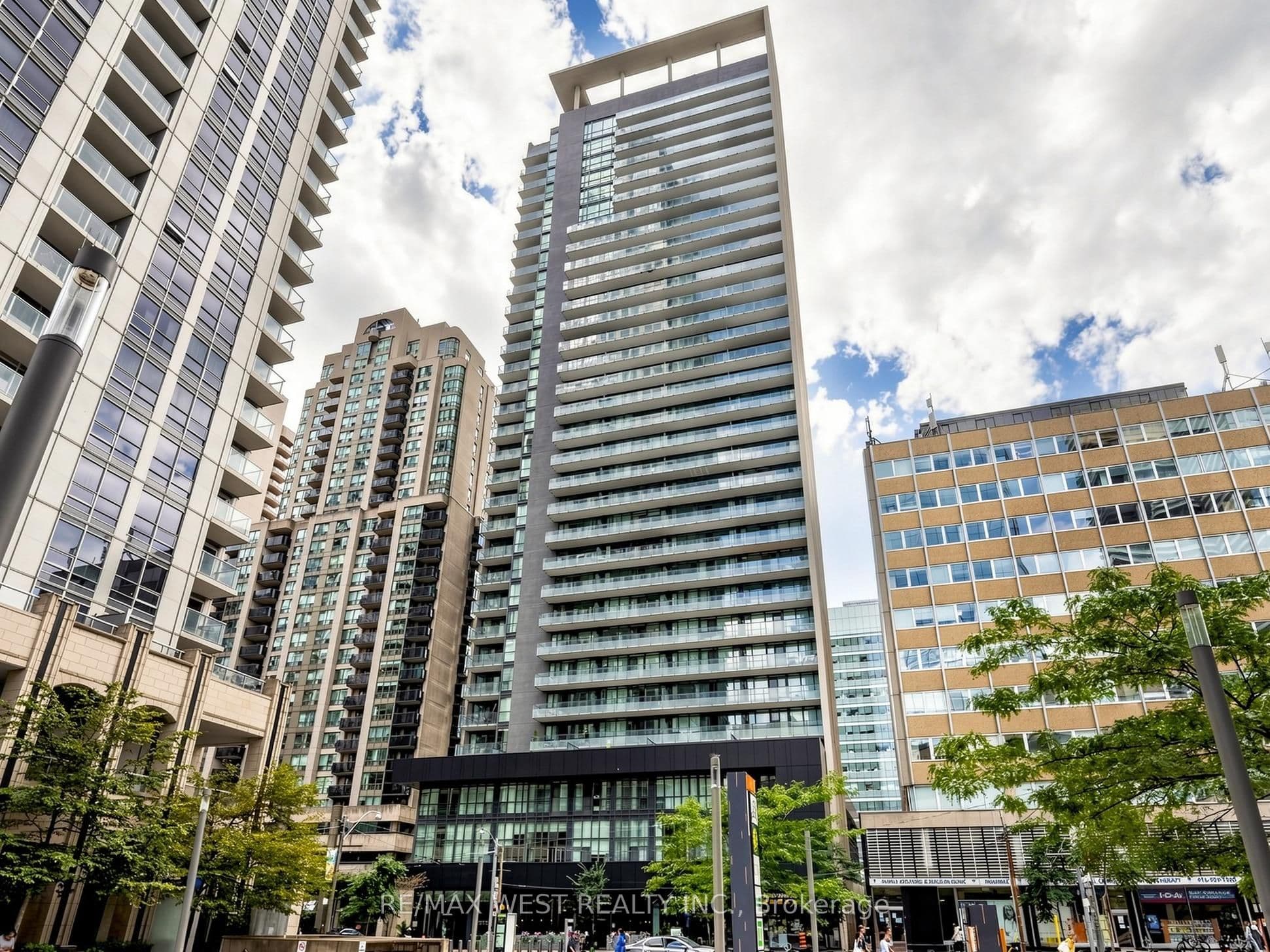 770 Bay Street 513, Toronto, ON M5G 0A6