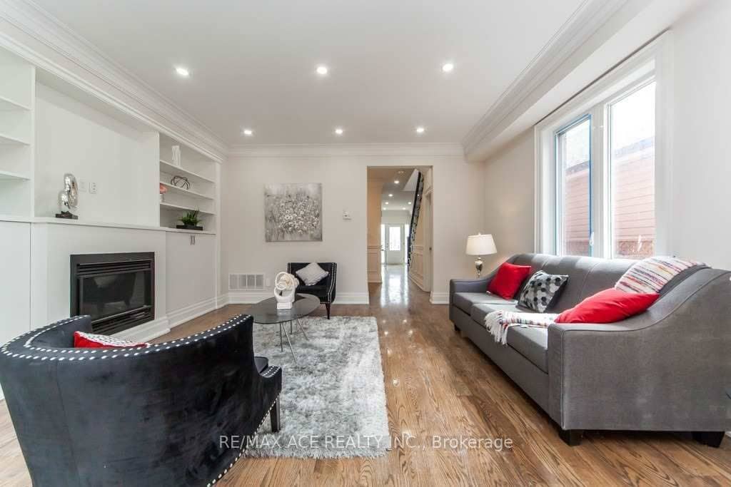 48A Leyton Avenue, Toronto, ON M1L 3T7