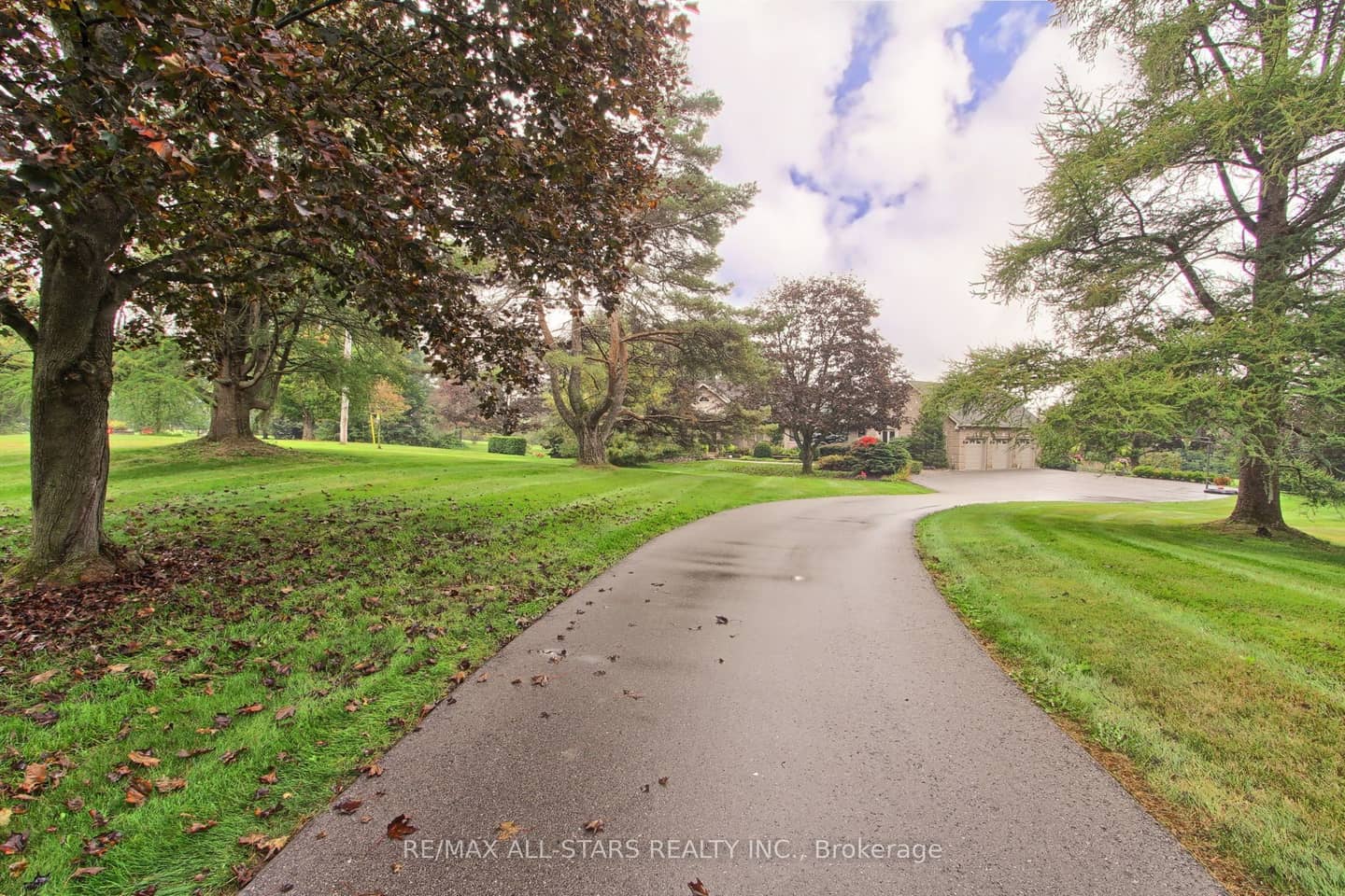 15 Lobraico Lane, Whitchurch-Stouffville, ON L4A 7X5