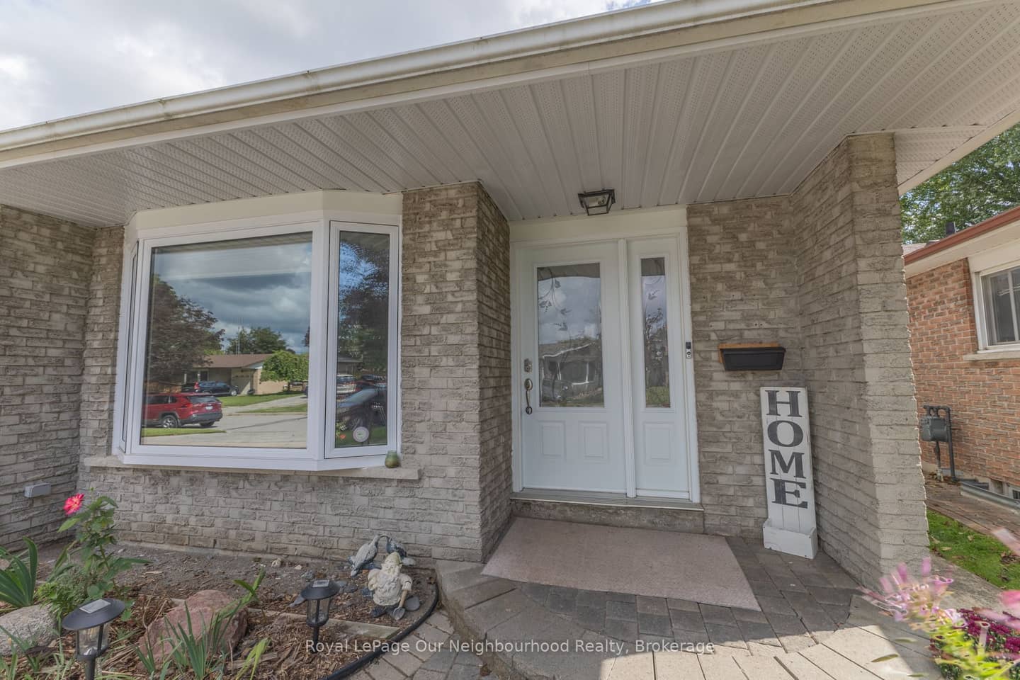 26 Ashdale Crescent, Clarington, ON L1C 3M9