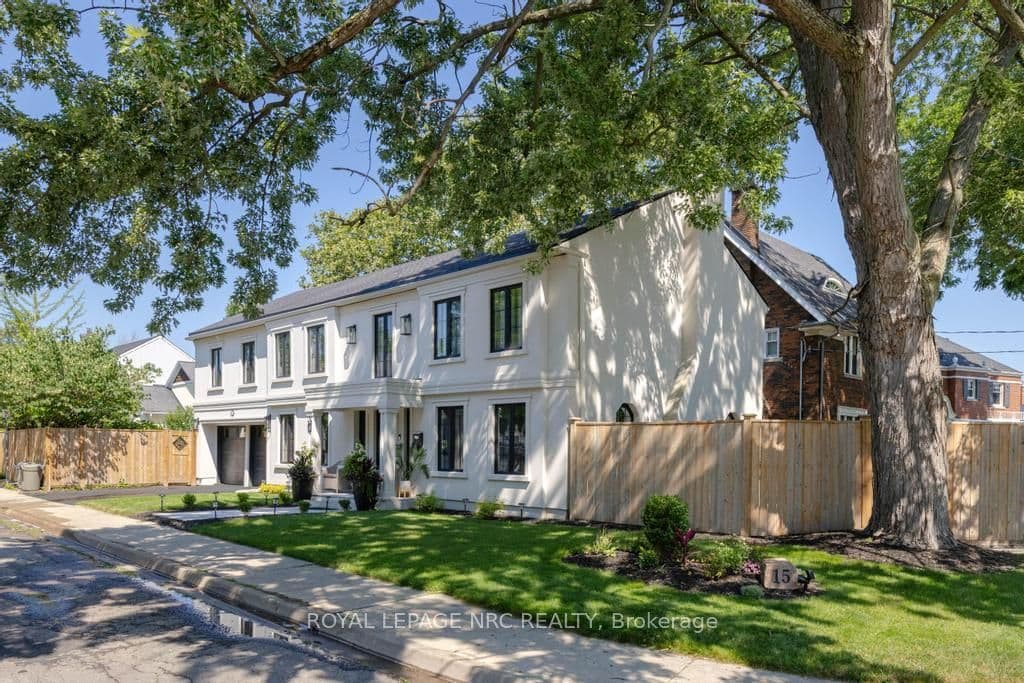 15 Wychwood Road, St. Catharines, ON L2R 3S1