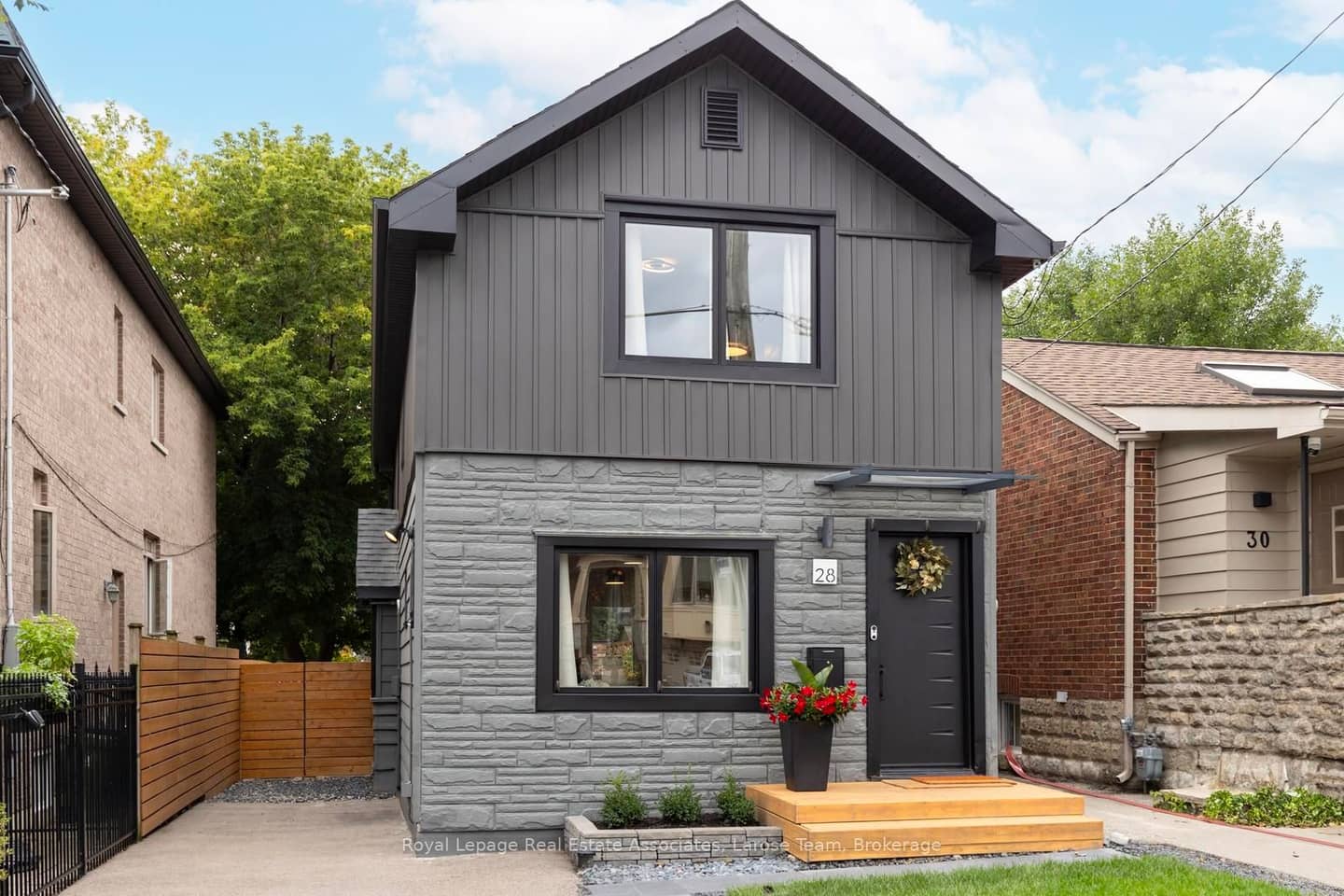 28 Thirtieth Street, Toronto, ON M8W 3B6