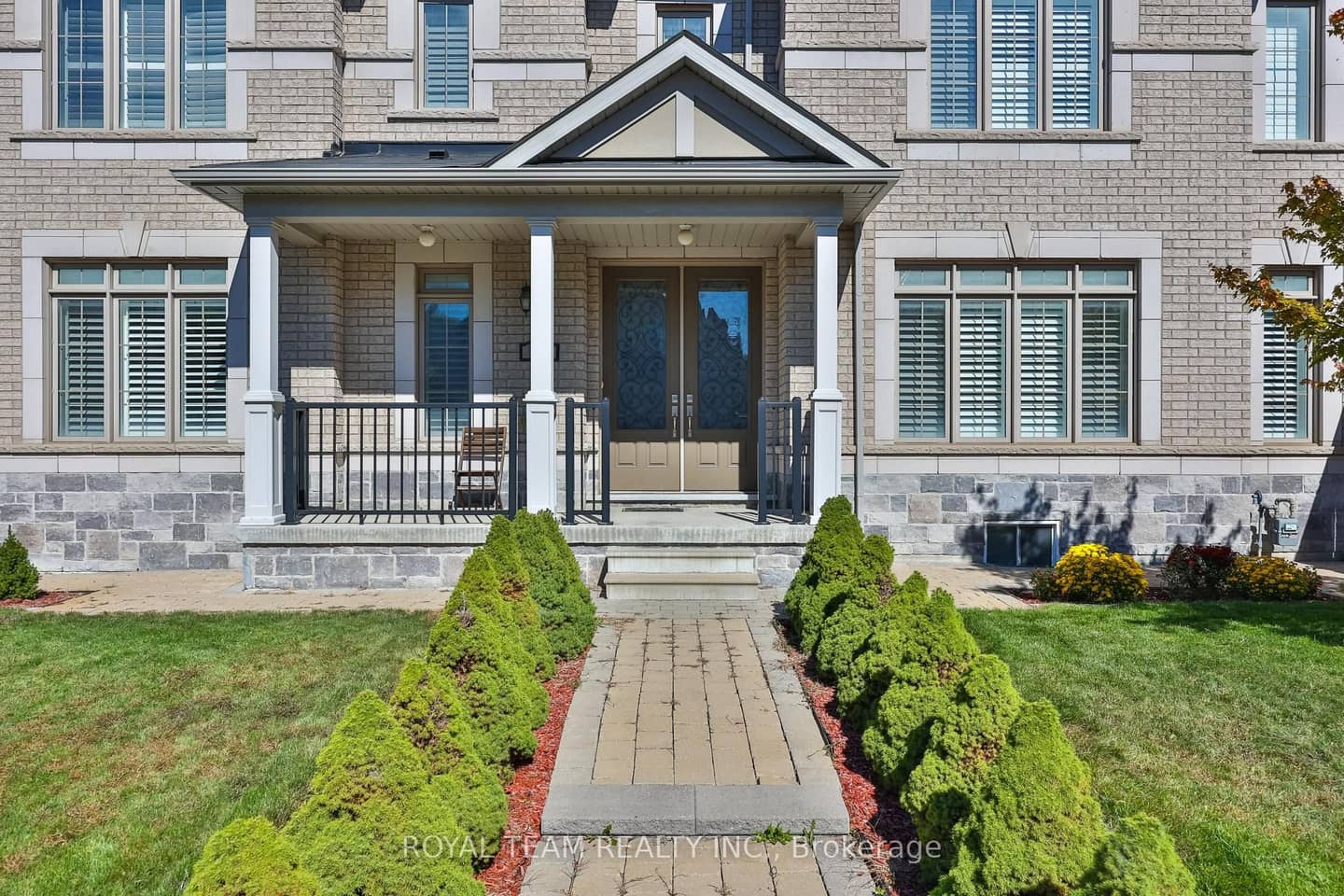 636 Mcgregor Farm Trail, Newmarket, ON L3X 0H3