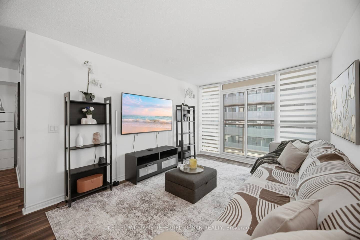 19 Grand Trunk Crescent 3708, Toronto, ON M5J 3A3