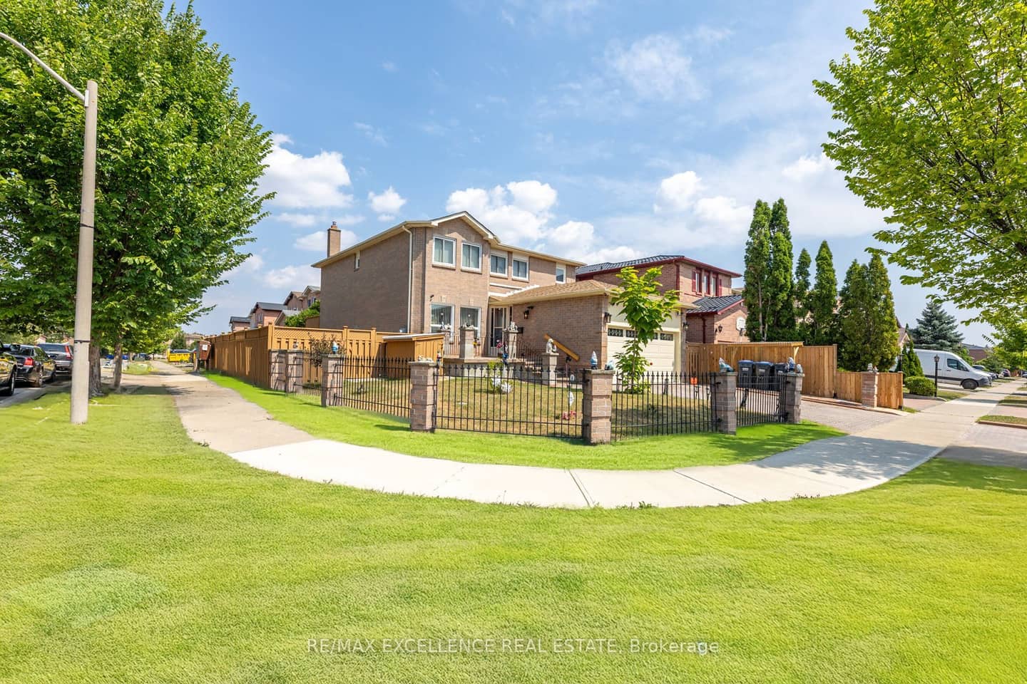 55 Atkins Circle, Brampton, ON L6X 4B9