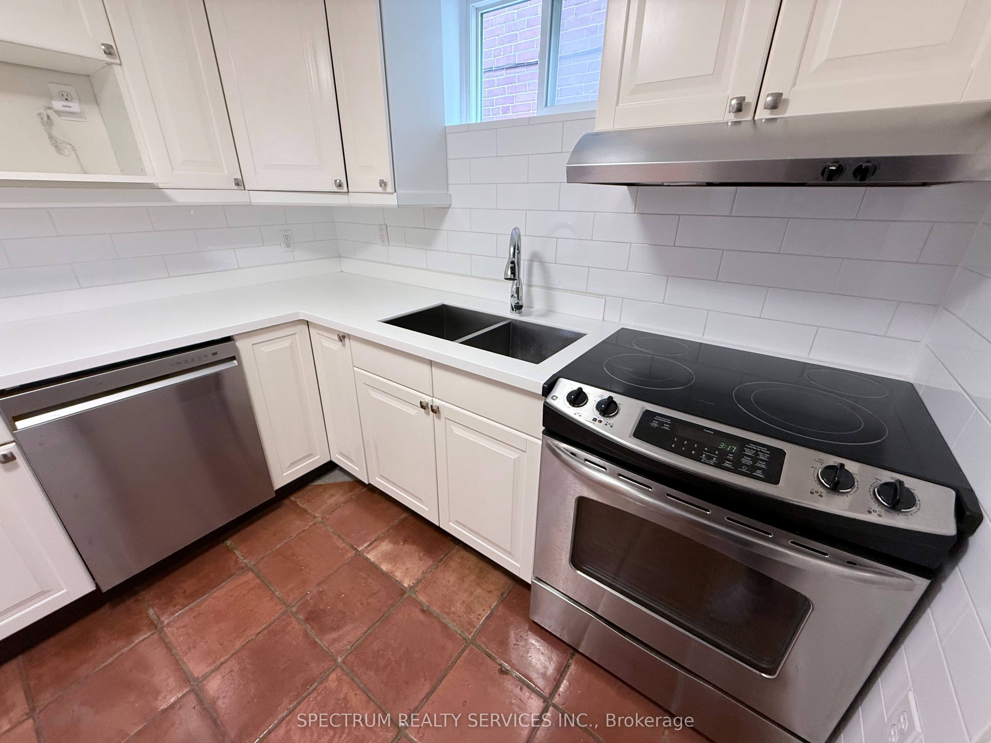 172 Queenslea Avenue Lower, Toronto, ON M9N 2L3