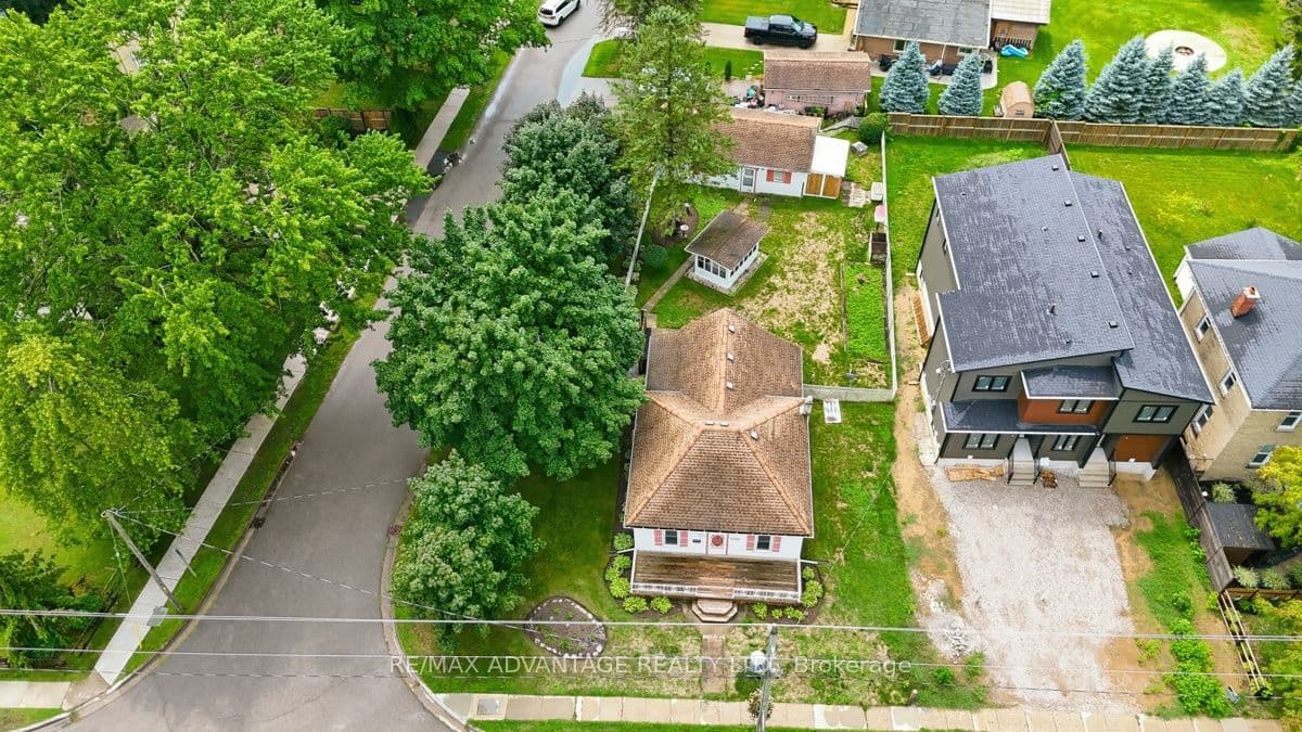 22383 Adelaide Road, Strathroy-Caradoc, ON N0L 1W0