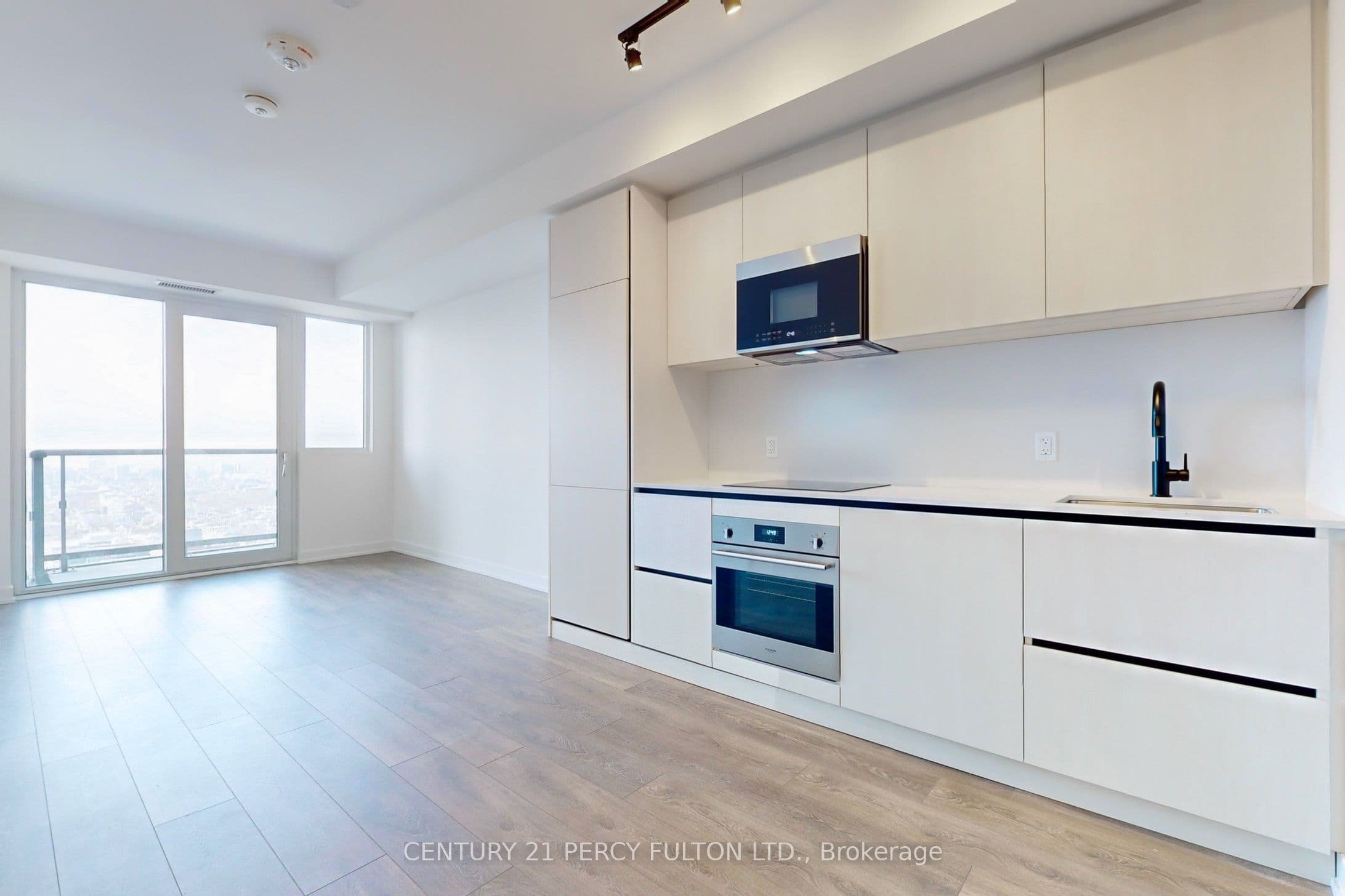 108 Peter Street 4712, Toronto, ON M5V 0W2