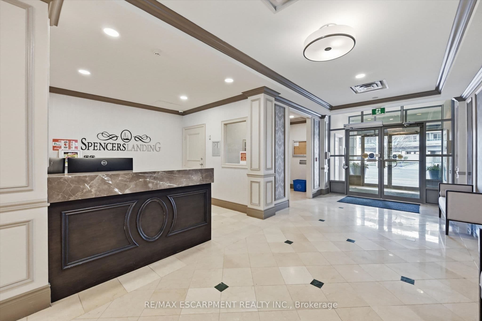 442 MAPLE Avenue 904, Burlington, ON L7S 2L7