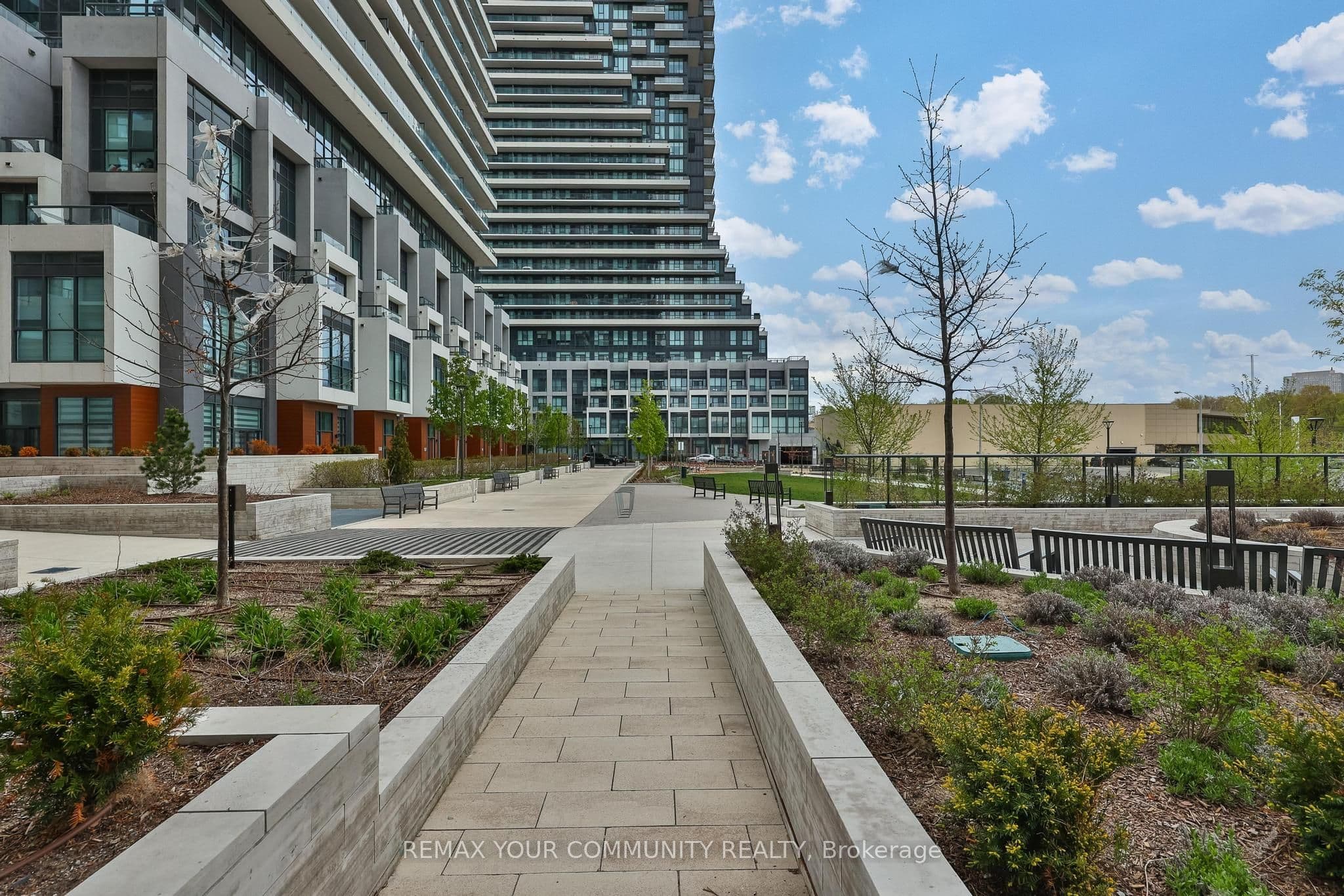 10 Inn On The Park Drive 110, Toronto, ON M3C 0P9