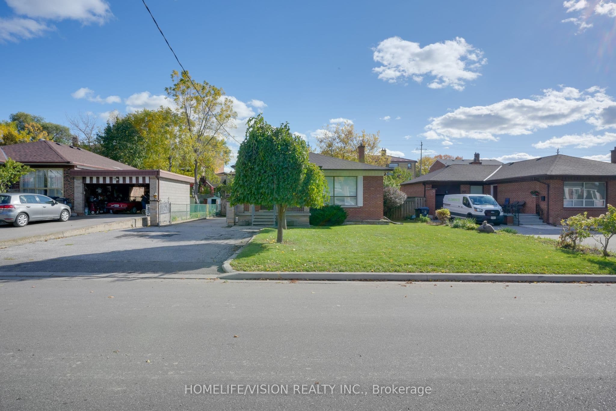 239 Epsom Downs Drive, Toronto, ON M3M 1T3