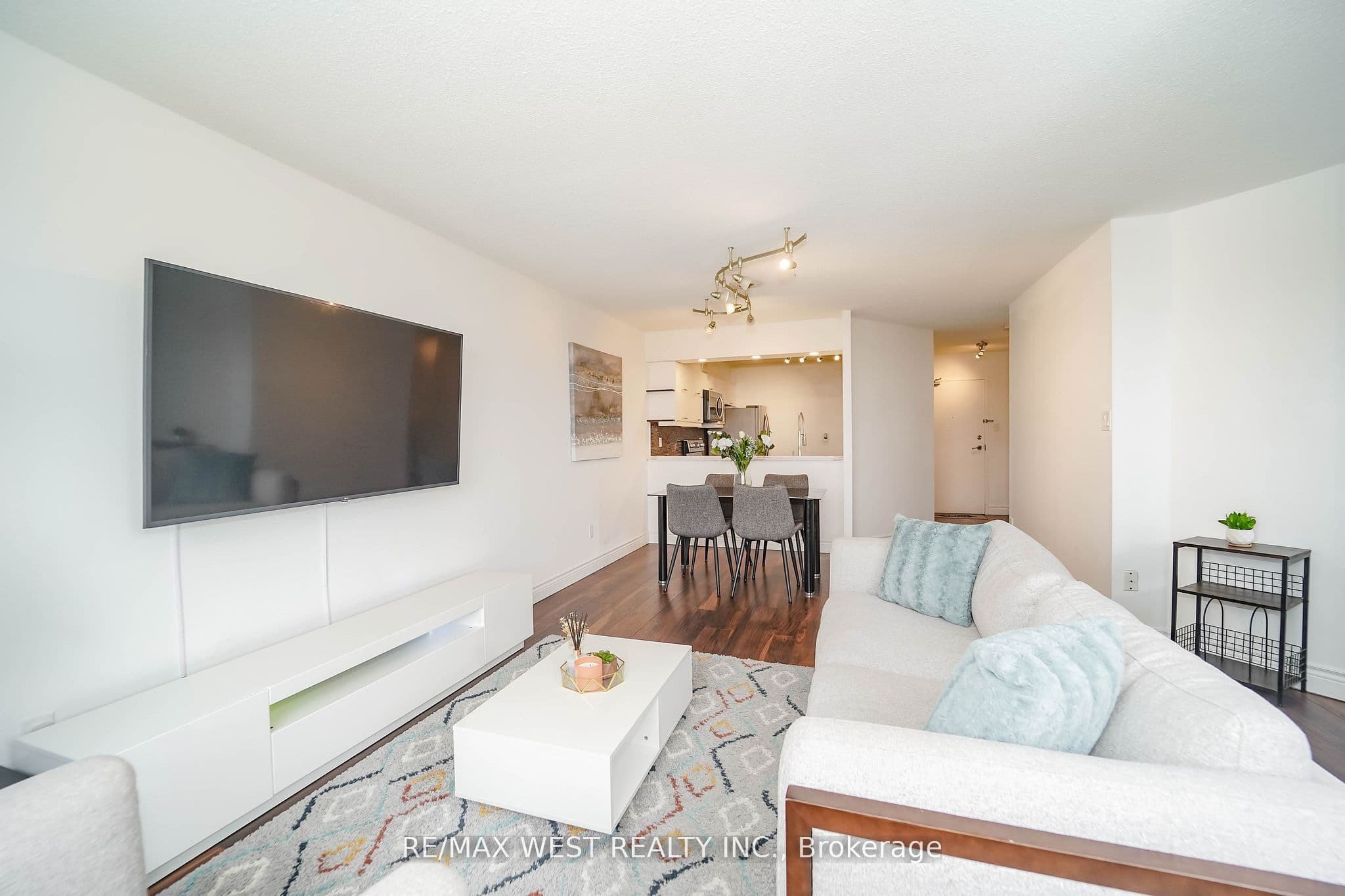 234 Albion Road PH10, Toronto, ON M9W 6A7