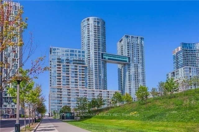 26 Capreol Court G17, Toronto, ON M5V 4A3