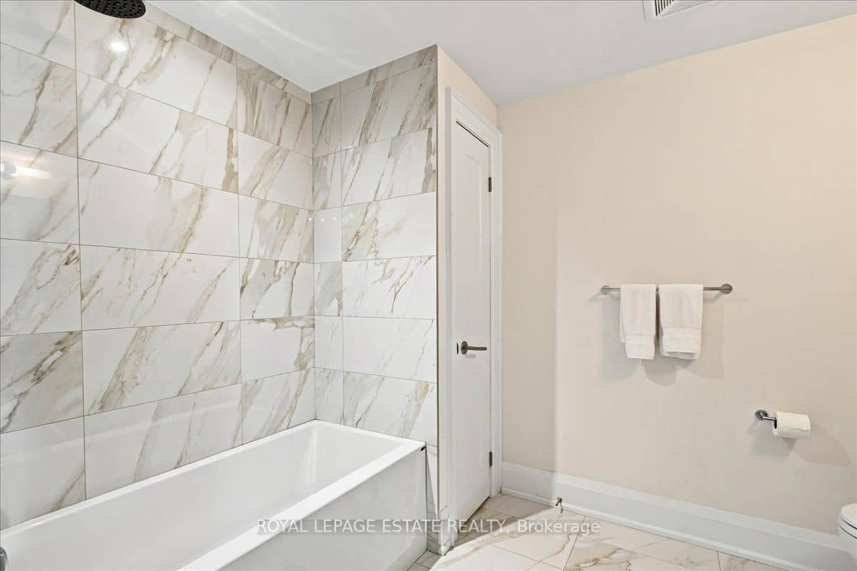 88 Cumberland Street 1201, Toronto, ON M5R 0C8
