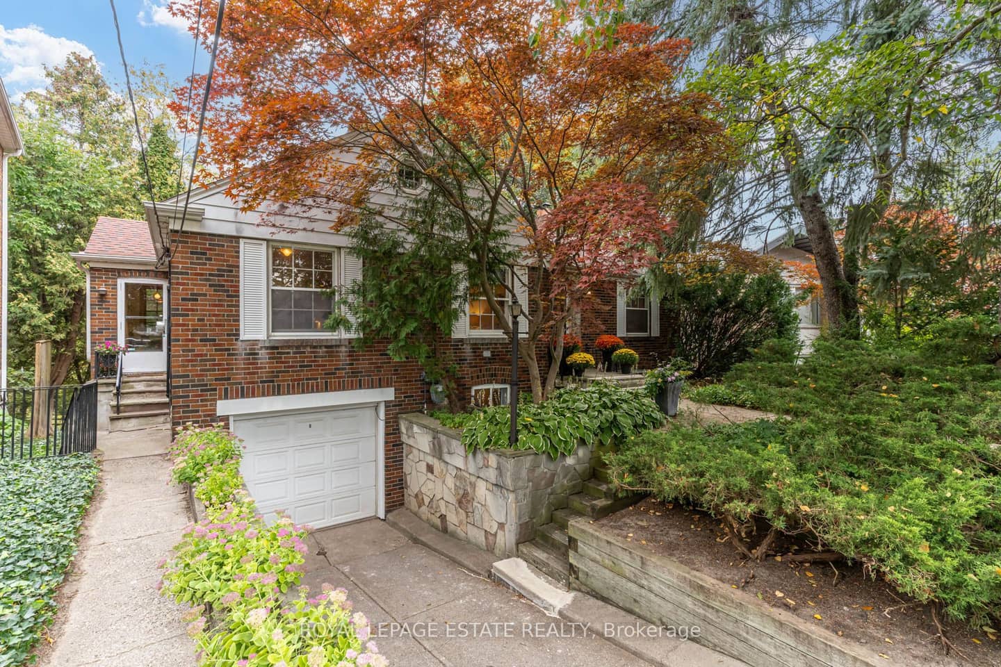 30 Barbara Crescent, Toronto, ON M4C 3B2