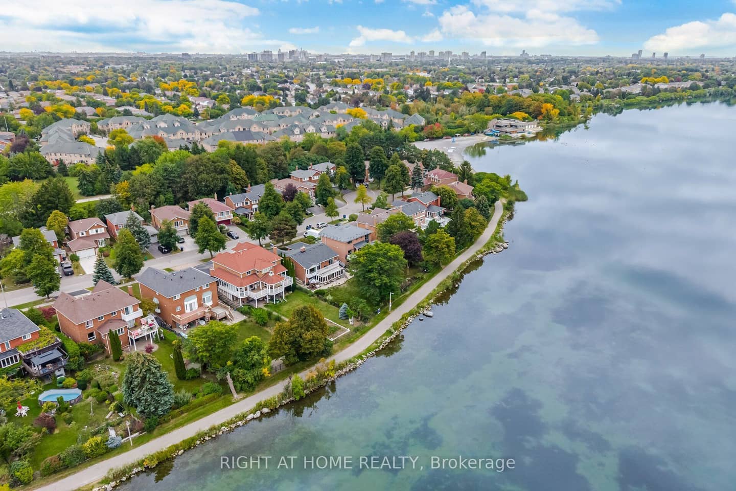 10 Piccolo Wood, Brampton, ON L6S 5C4