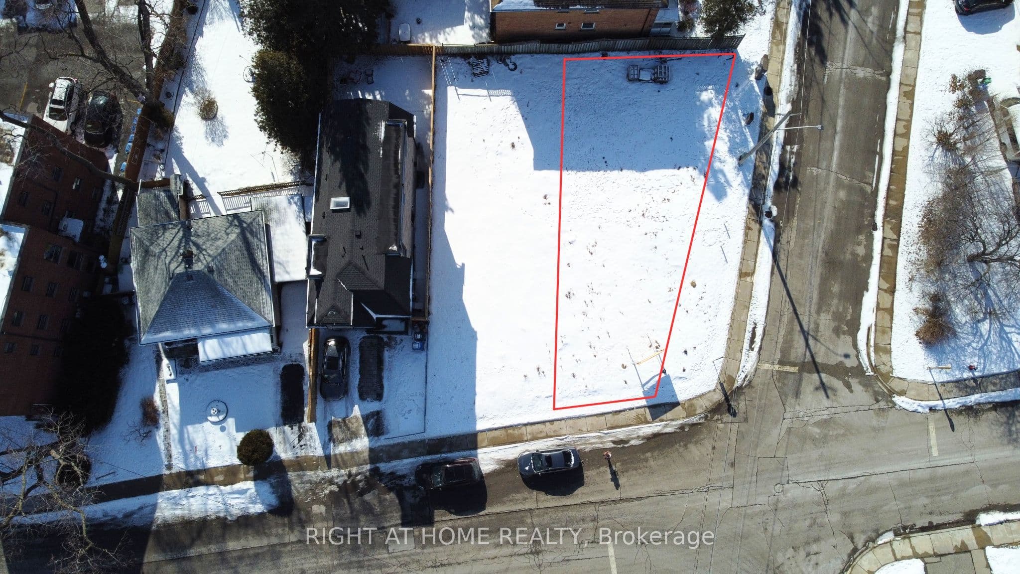 10C Benson Avenue, Mississauga, ON L5H 2P2