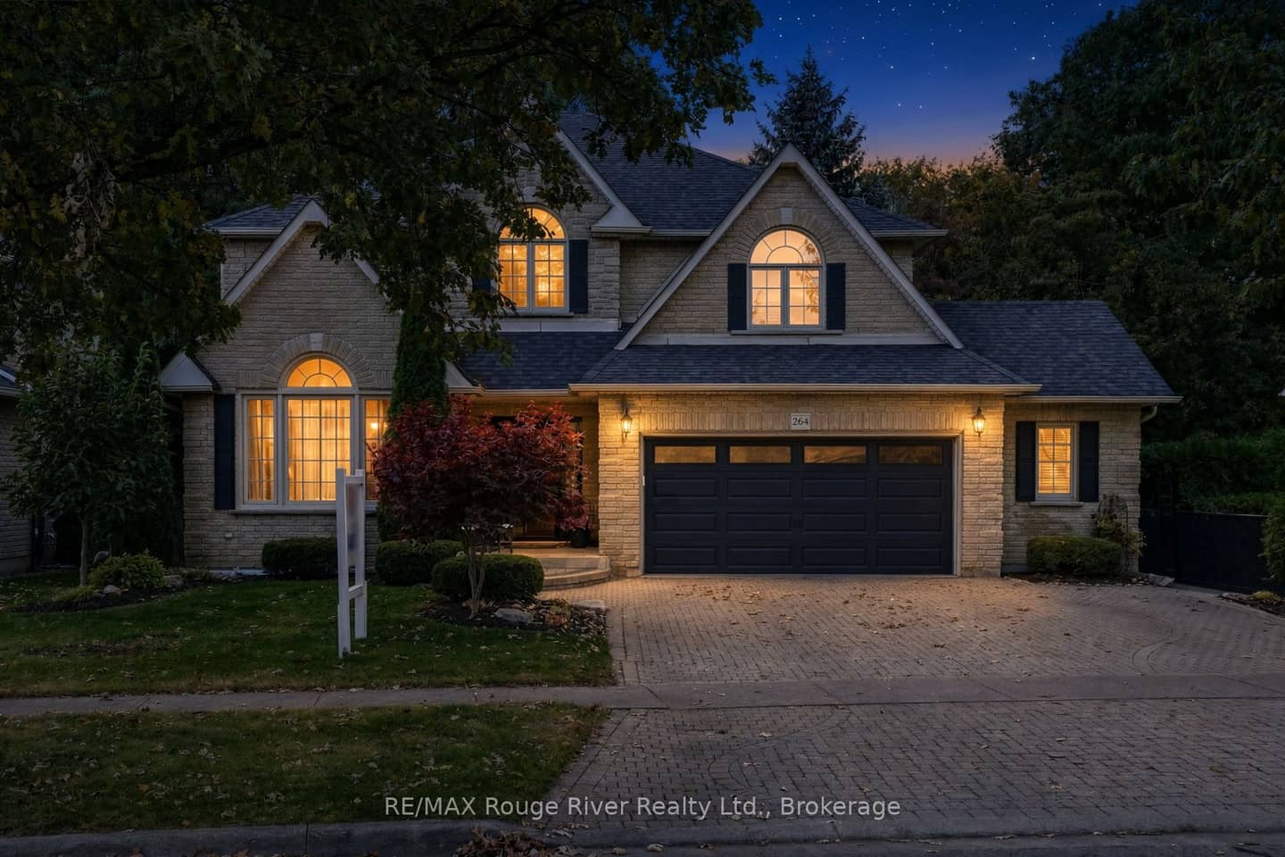 264 Ryerson Crescent, Oshawa, ON L1G 8B7
