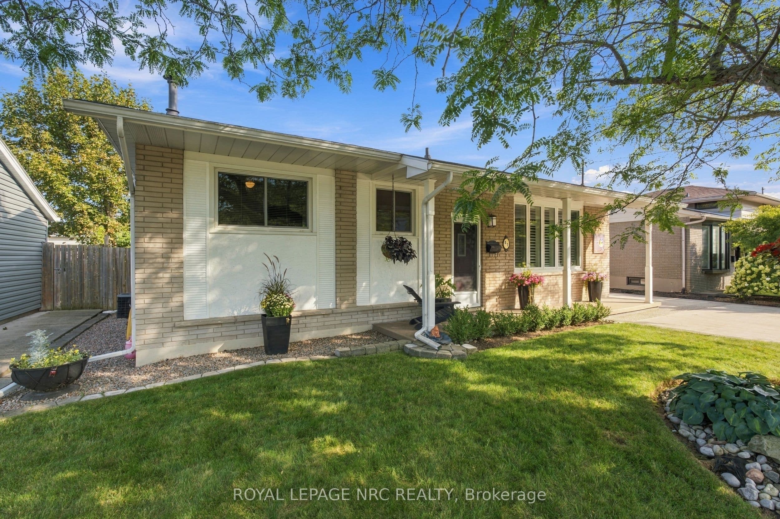 37 Viking Drive, Grimsby, ON L3M 3V2
