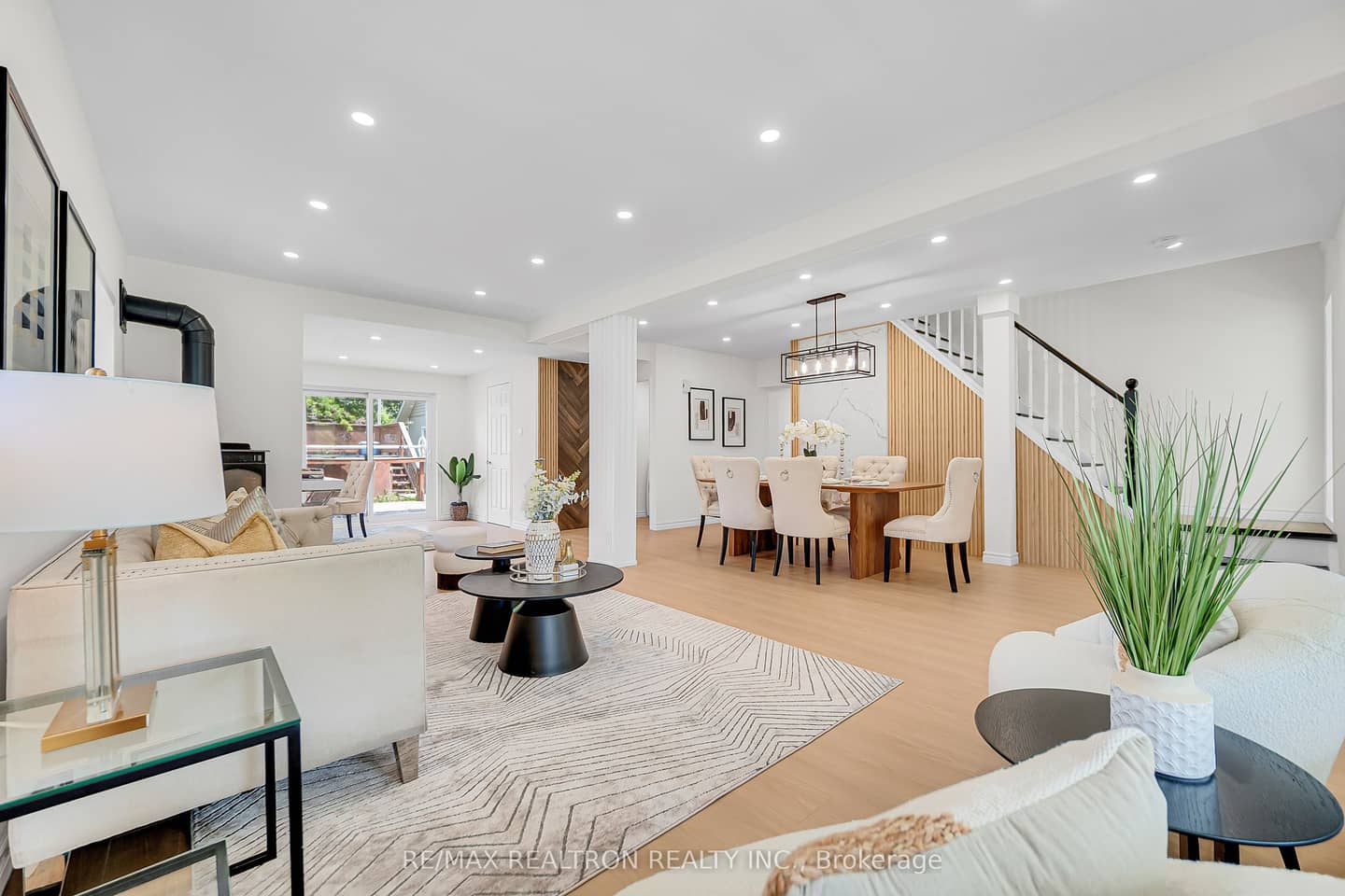 330 Tampa Drive, Georgina, ON L4P 3A4