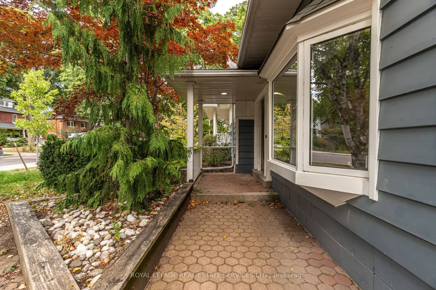 374 Spruce Street, Oakville, ON L6J 2H3