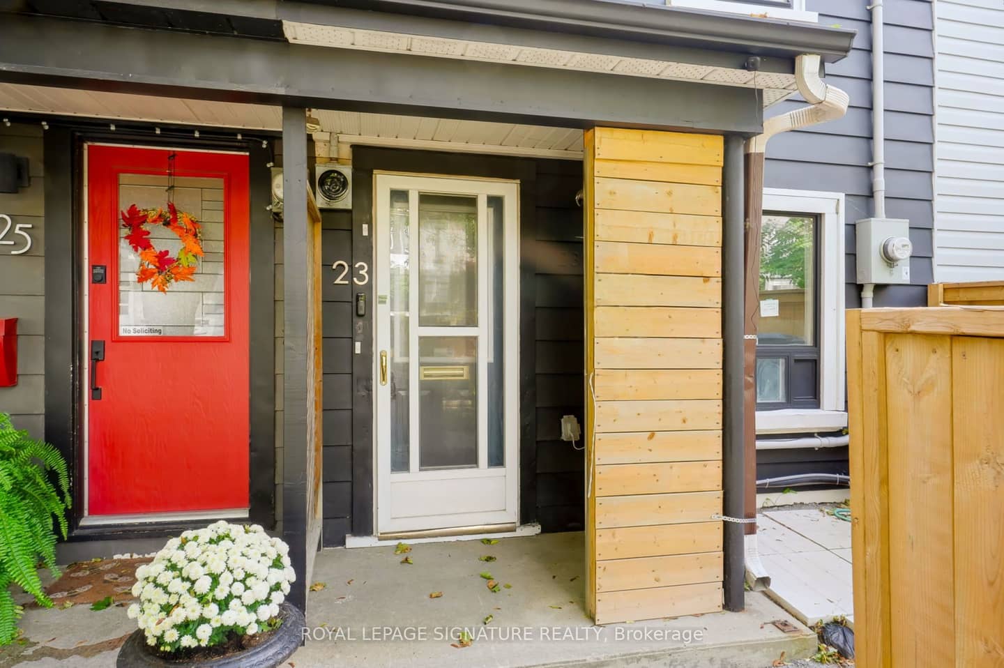 23 Myrtle Avenue, Toronto, ON M4M 2A3