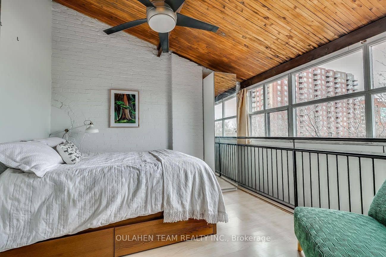 284 St Helens Avenue 129, Toronto, ON M6H 4A4