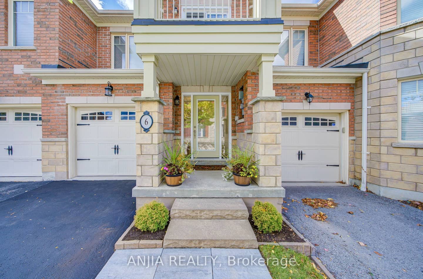 6 Expedition Crescent, Whitchurch-Stouffville, ON L4A 0T1