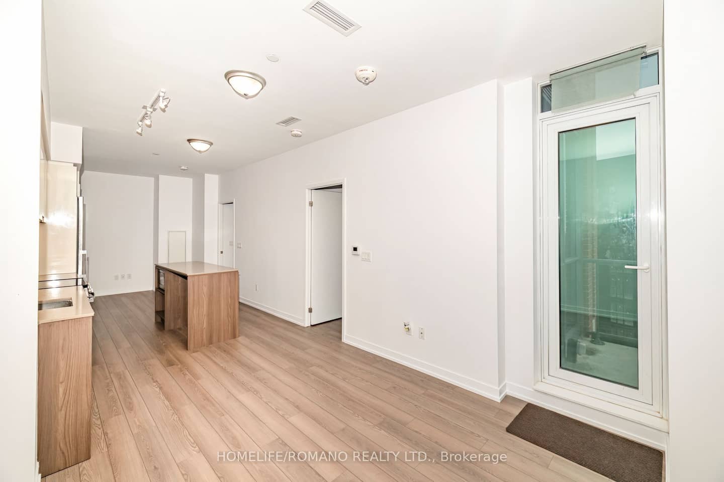 31 Tippett Road 1602, Toronto, ON M3H 0C8
