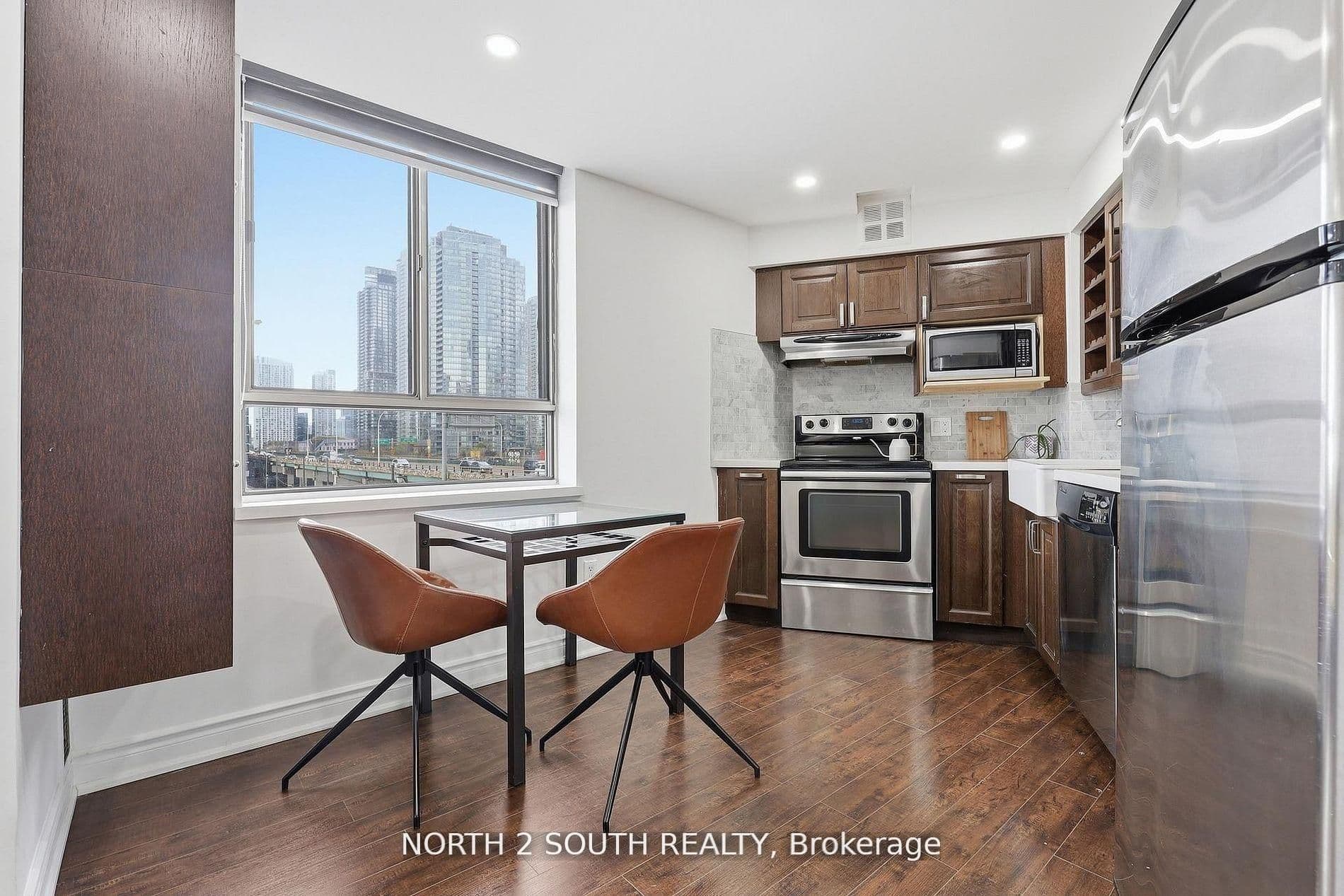 270 Queens Quay W 505, Toronto, ON M5J 2N4