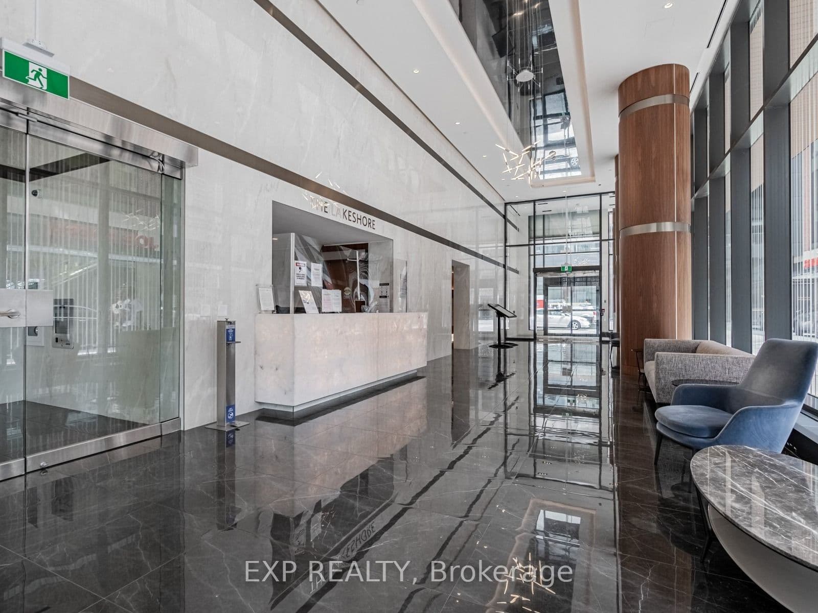 19 Bathurst Street 611, Toronto, ON M5V 0N2