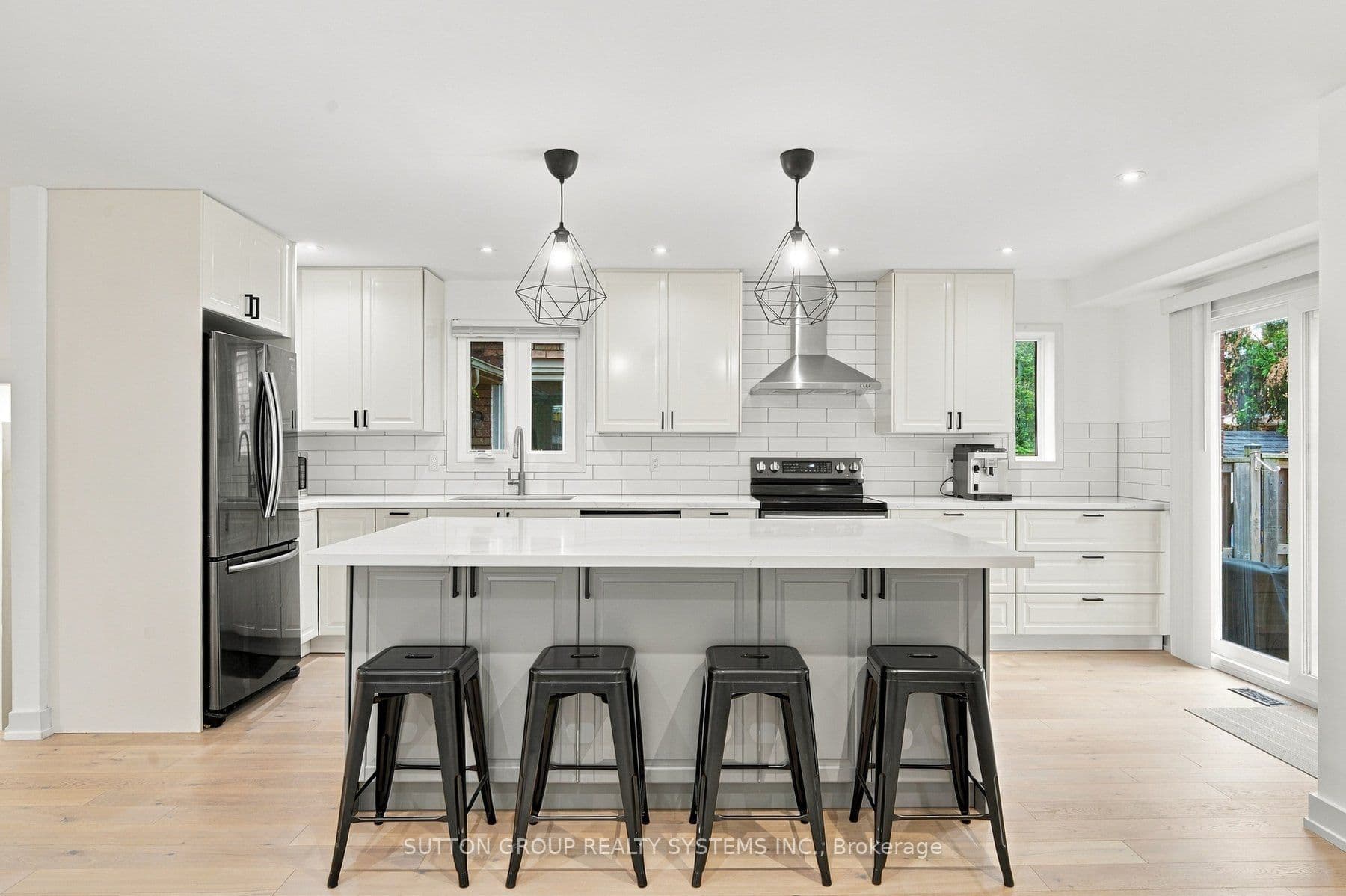 2250 Munn's Avenue, Oakville, ON L6H 3M8