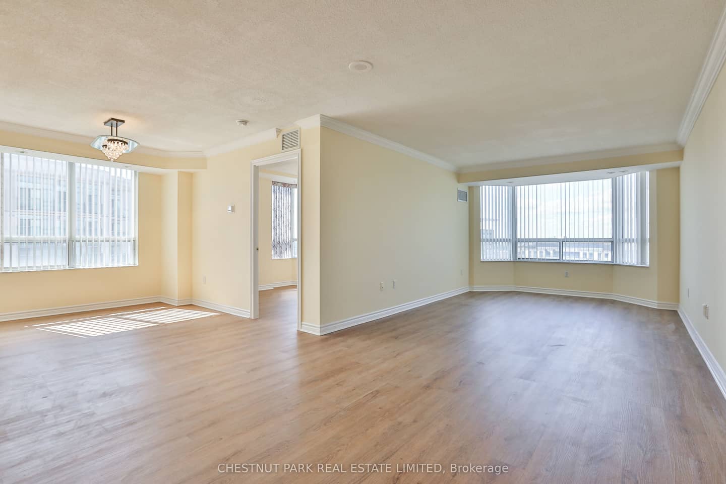 228 Bonis Avenue E 2705, Toronto, ON M1T 3W4