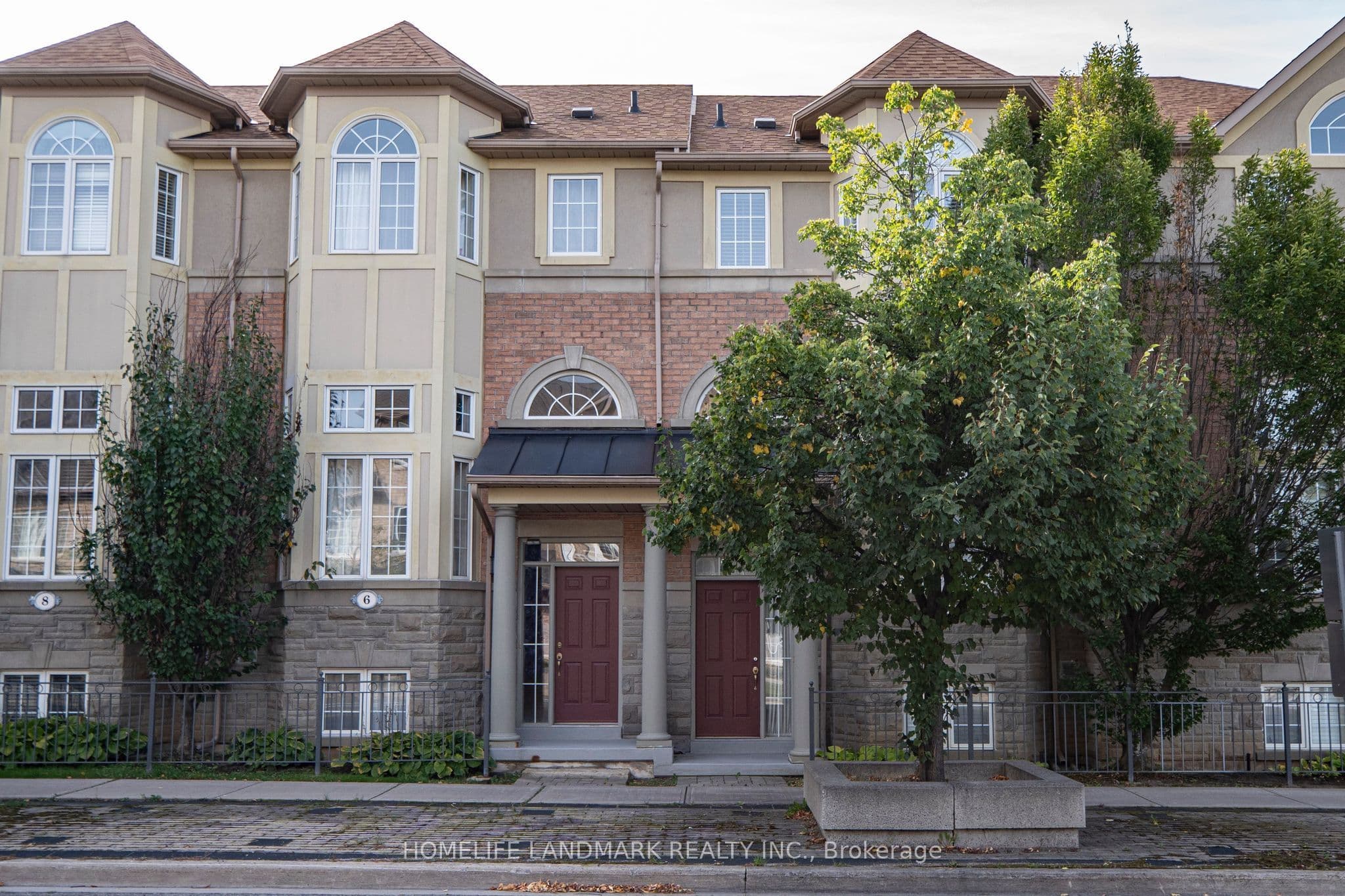 4 Legends Way, Markham, ON L3R 6B2