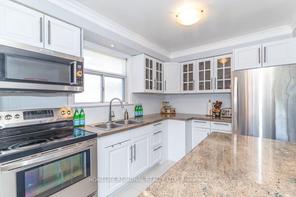 128 The Westway, Toronto, ON M9P 2B9
