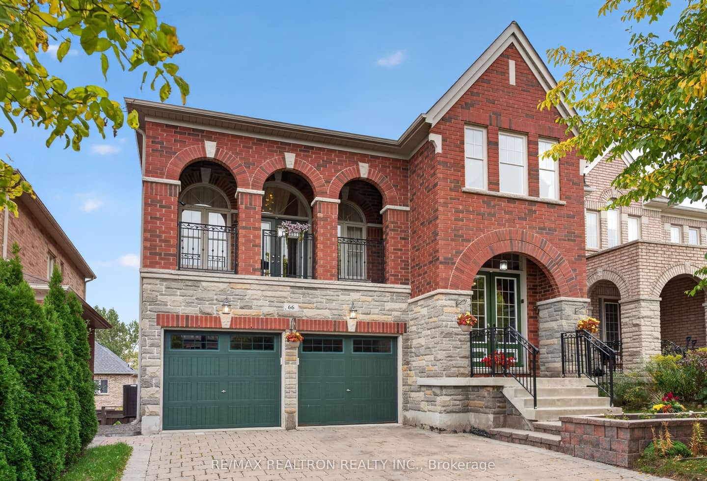 66 Bush Ridges Avenue, Richmond Hill, ON L4E 0P1