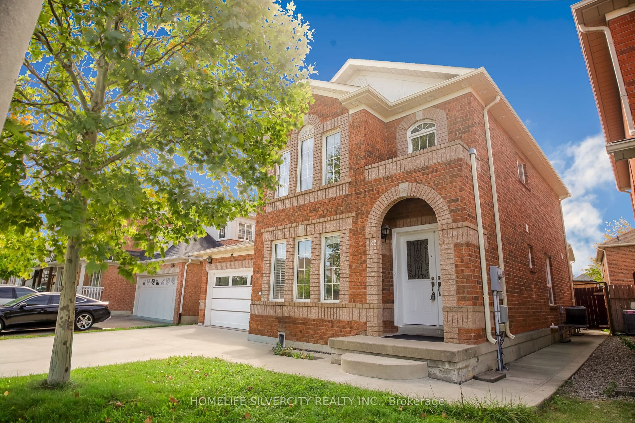 22 Meadow Glade Road, Brampton, ON L6R 1Z7