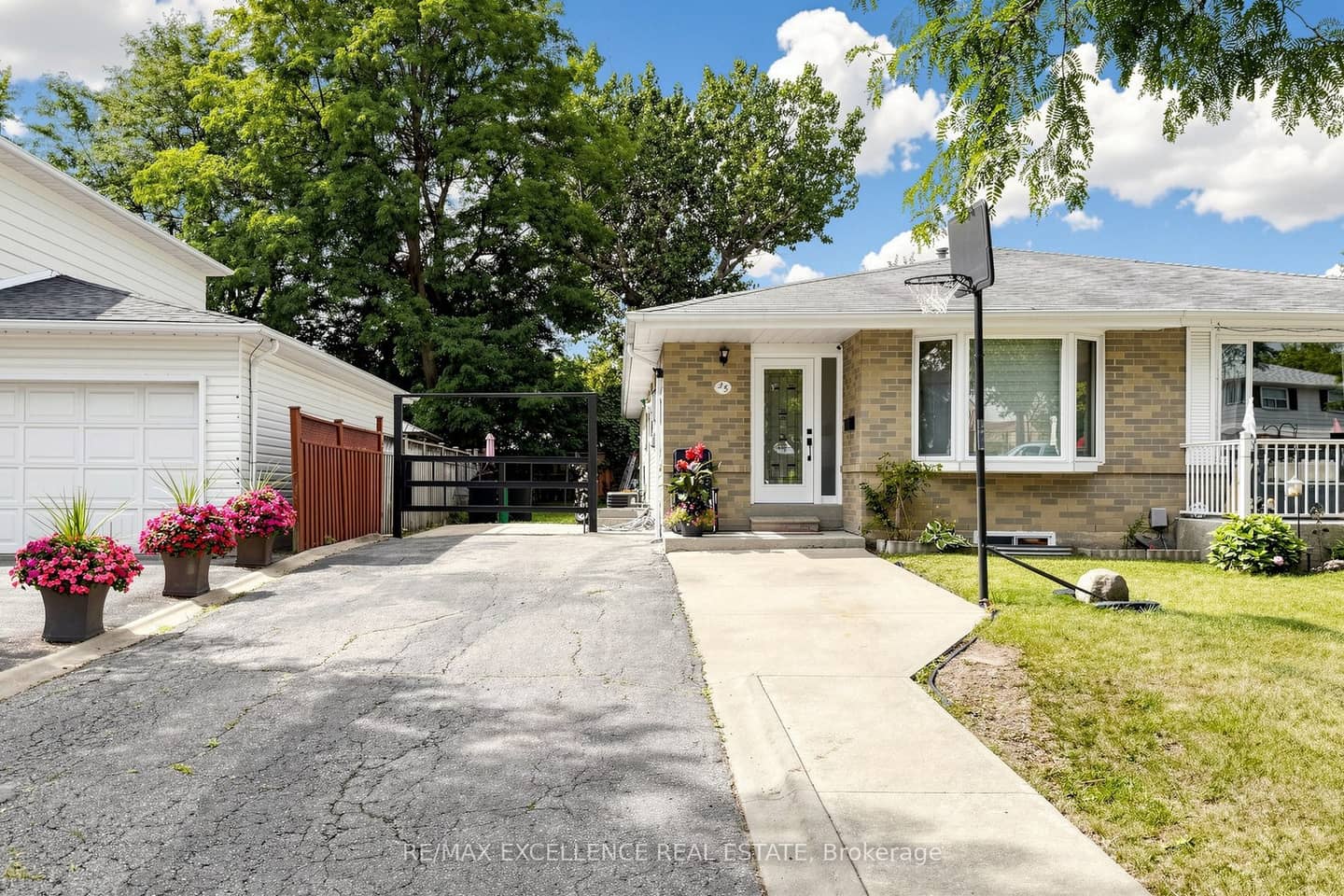 25 Graymar Road, Brampton, ON L6S 1Z7