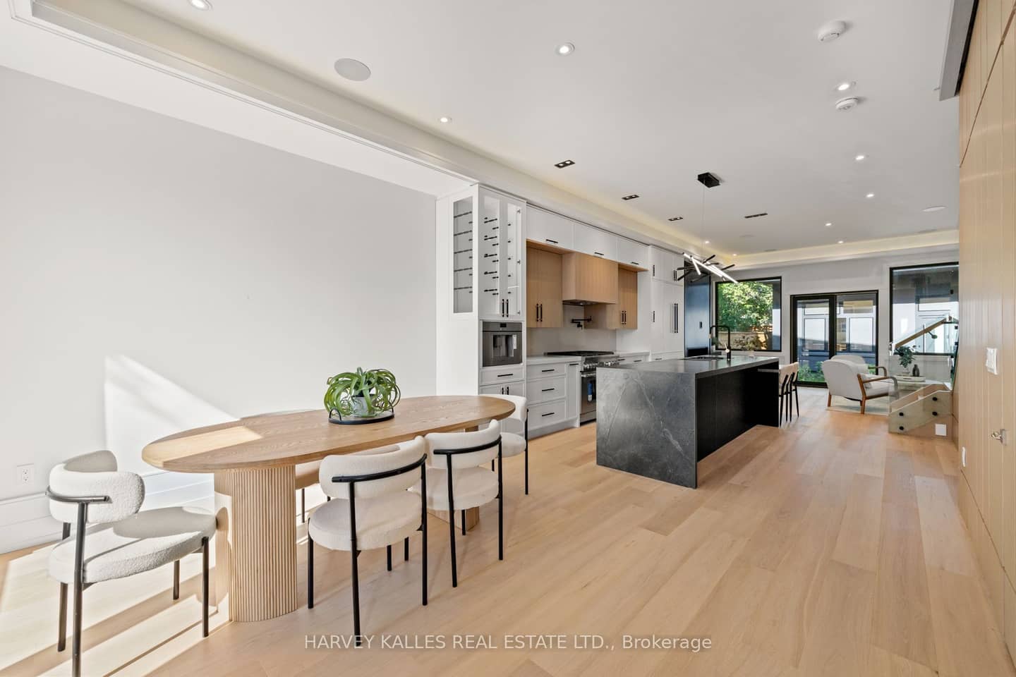 199 Arlington Avenue, Toronto, ON M6C 2Z4
