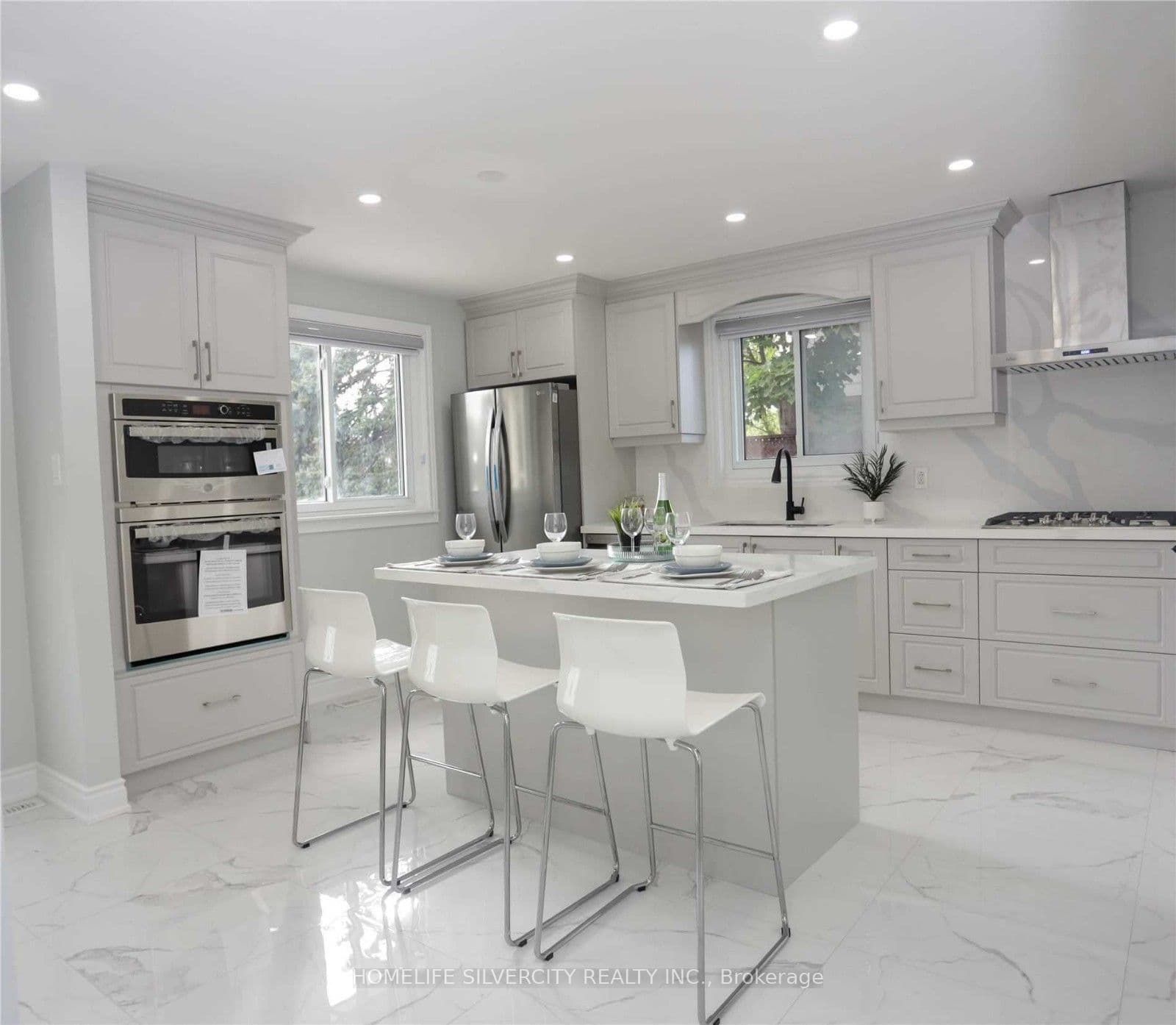 169 Folkstone Crescent, Brampton, ON L6T 3M9